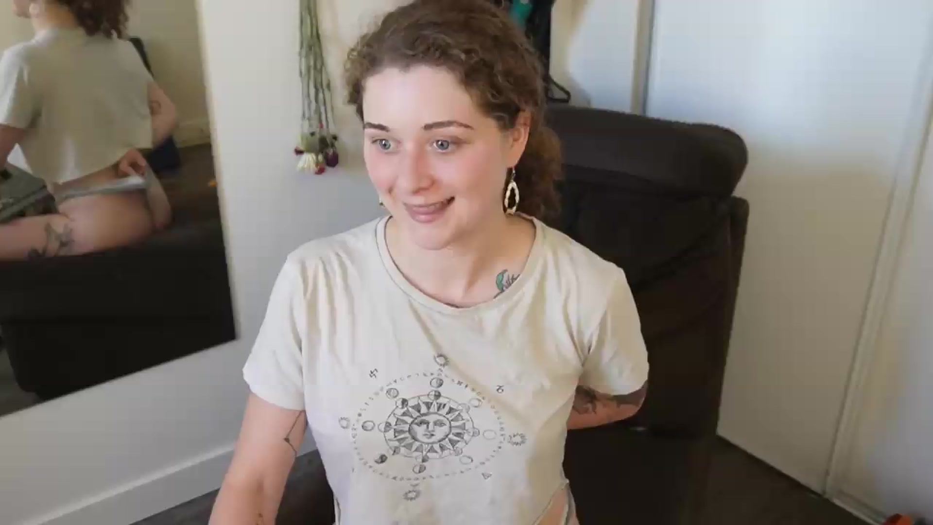 Gallery image thumbnail from PeachyQueen_'s myfreecams stream on, 07/13/2026, 23:47 image 3 of 20