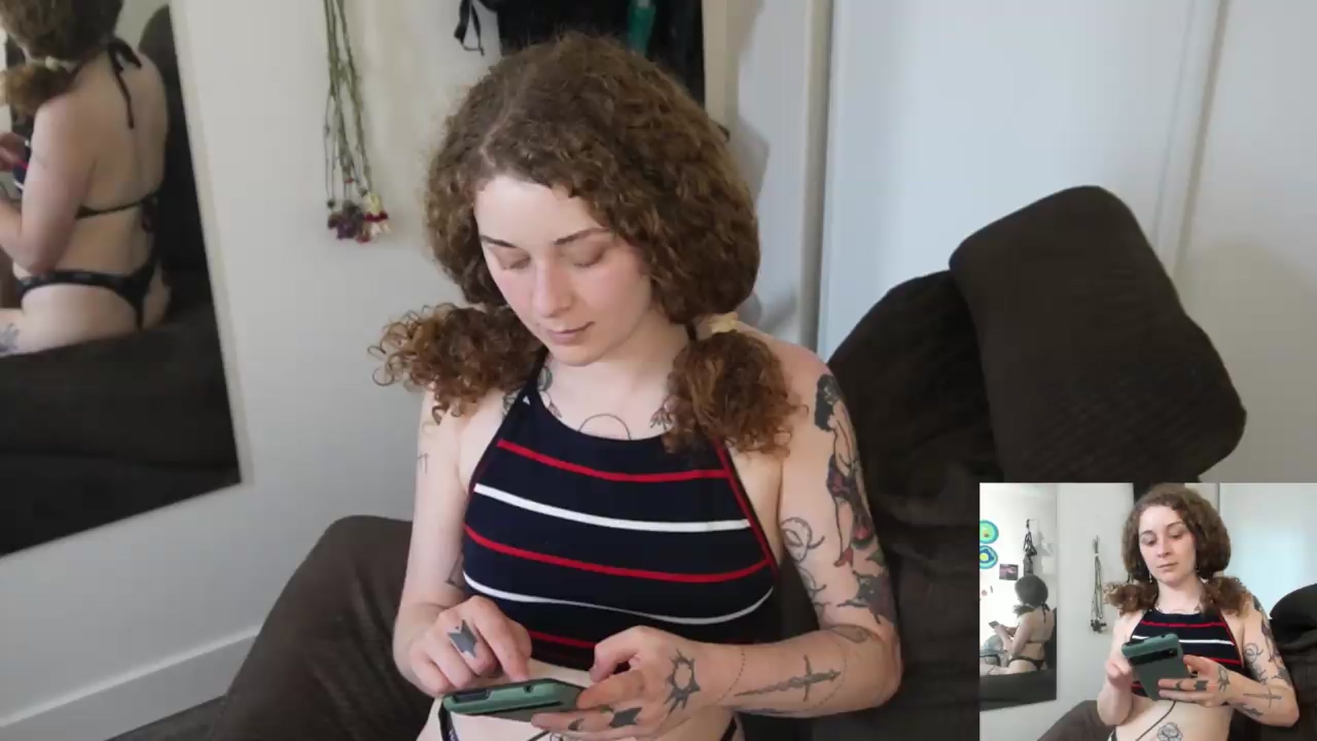 Gallery image thumbnail from PeachyQueen_'s myfreecams stream on, 07/15/2026, 23:46 image 7 of 20
