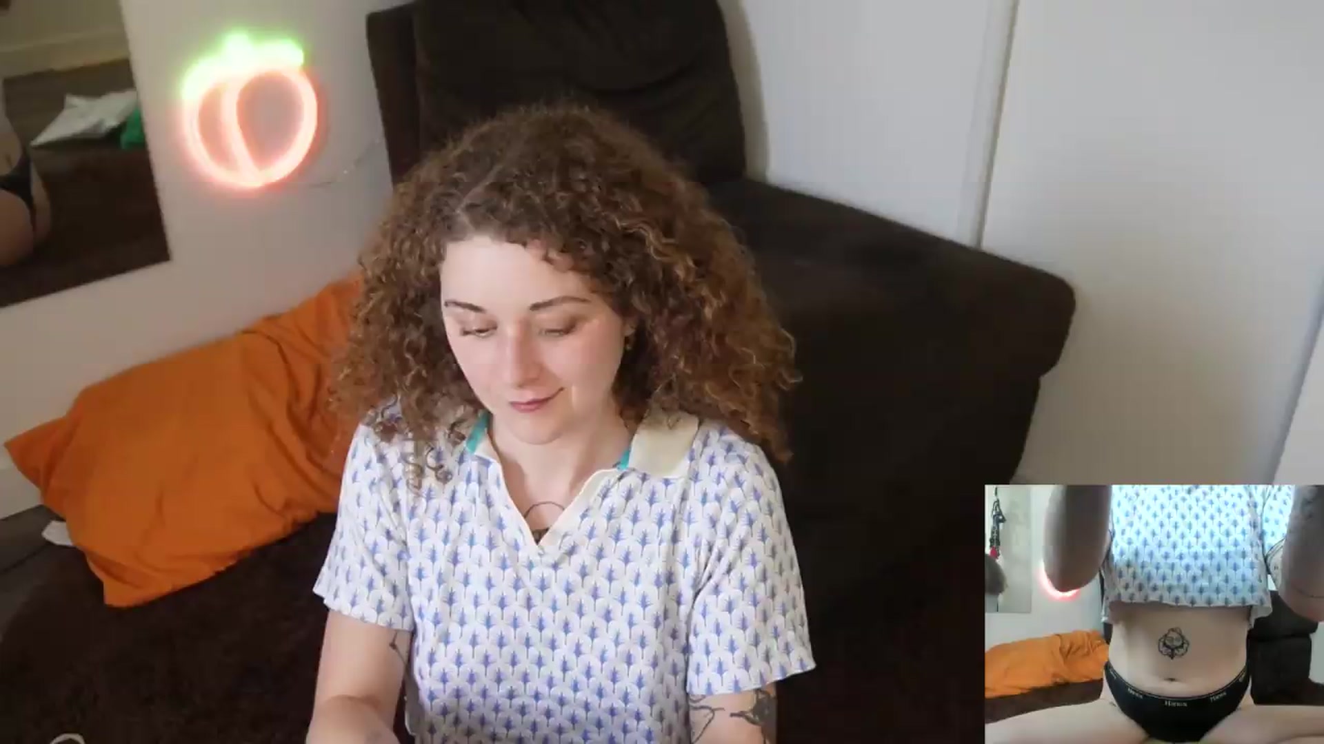 Gallery image thumbnail from PeachyQueen_'s myfreecams stream on, 07/20/2026, 22:13 image 2 of 20