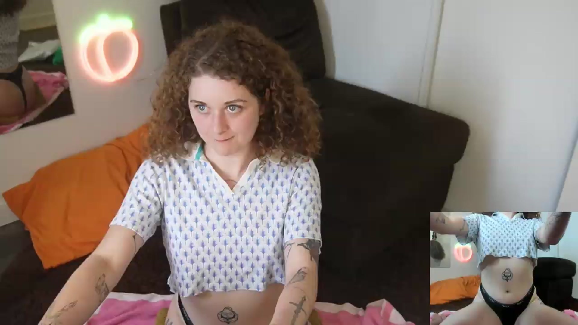 Gallery image thumbnail from PeachyQueen_'s myfreecams stream on, 07/20/2026, 22:13 image 18 of 20