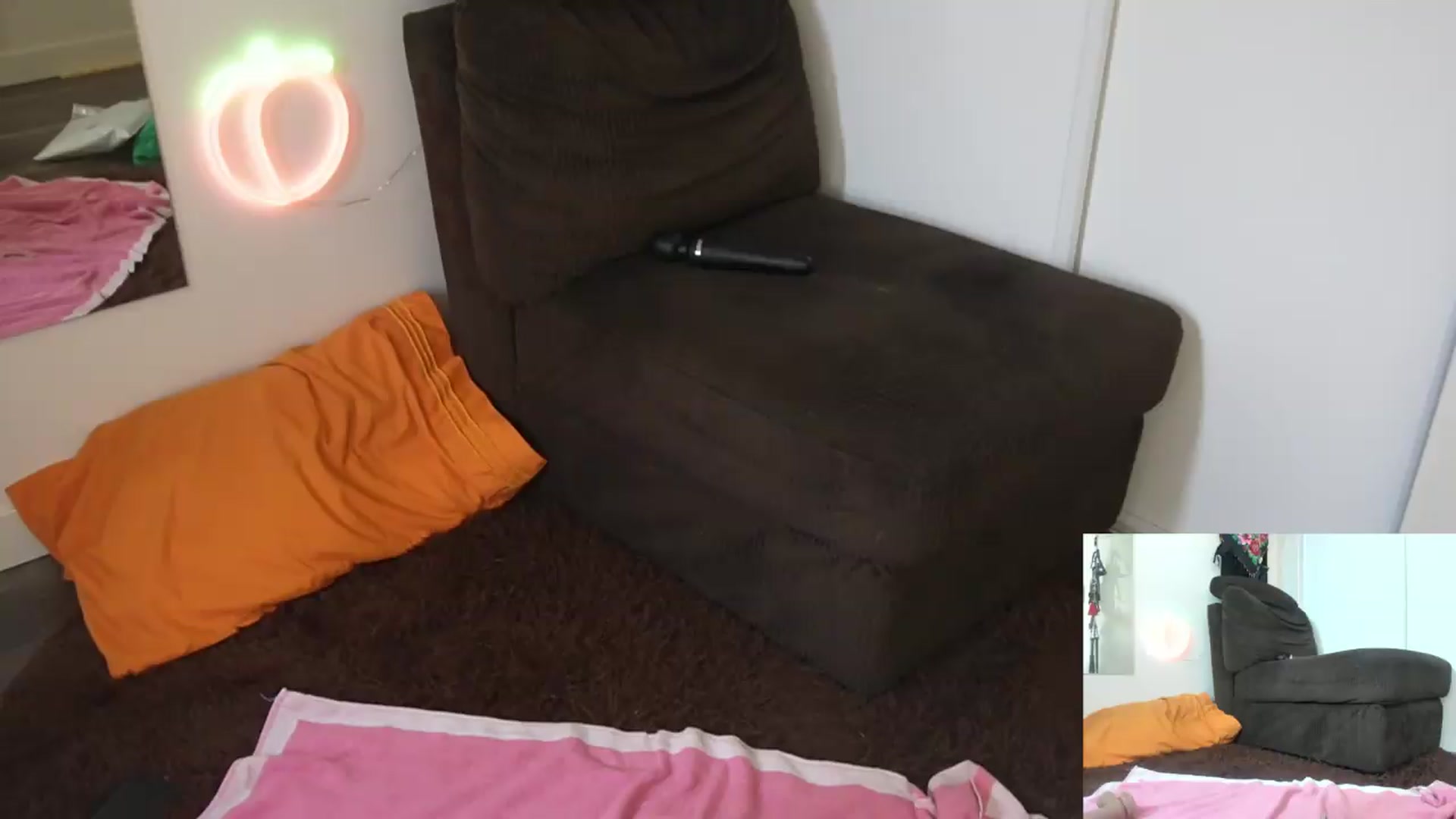 Gallery image thumbnail from PeachyQueen_'s myfreecams stream on, 07/20/2026, 22:13 image 19 of 20