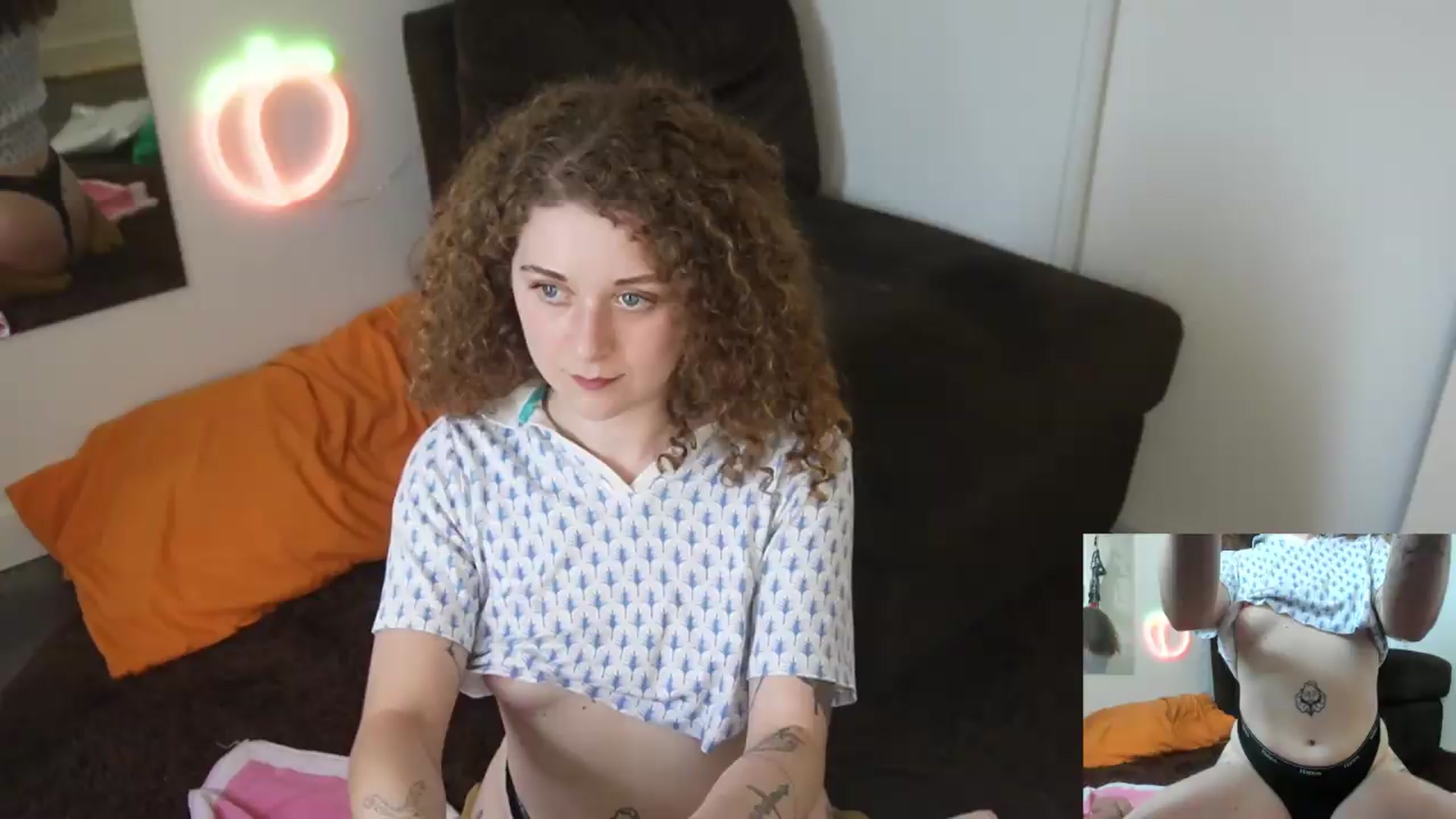 Gallery image thumbnail from PeachyQueen_'s myfreecams stream on, 07/20/2026, 22:13 image 14 of 20