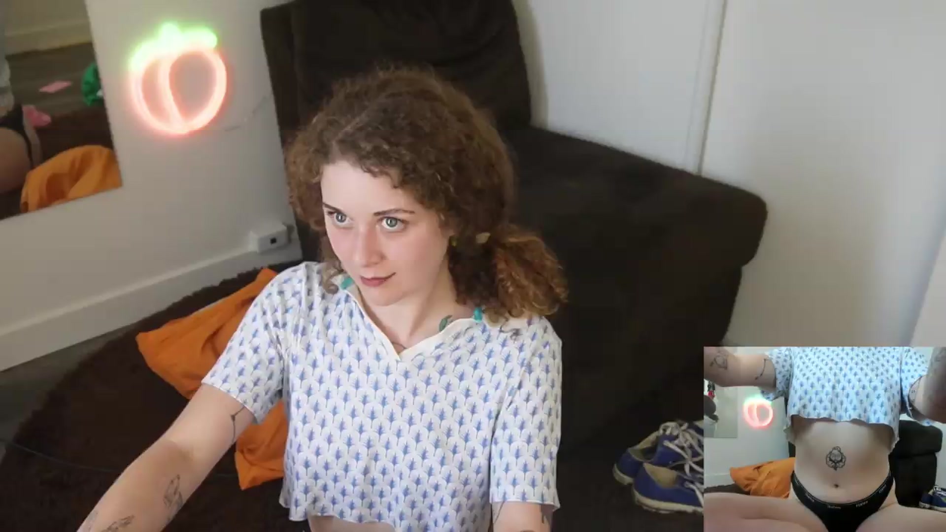 Gallery image thumbnail from PeachyQueen_'s myfreecams stream on, 07/21/2026, 01:06 image 15 of 20