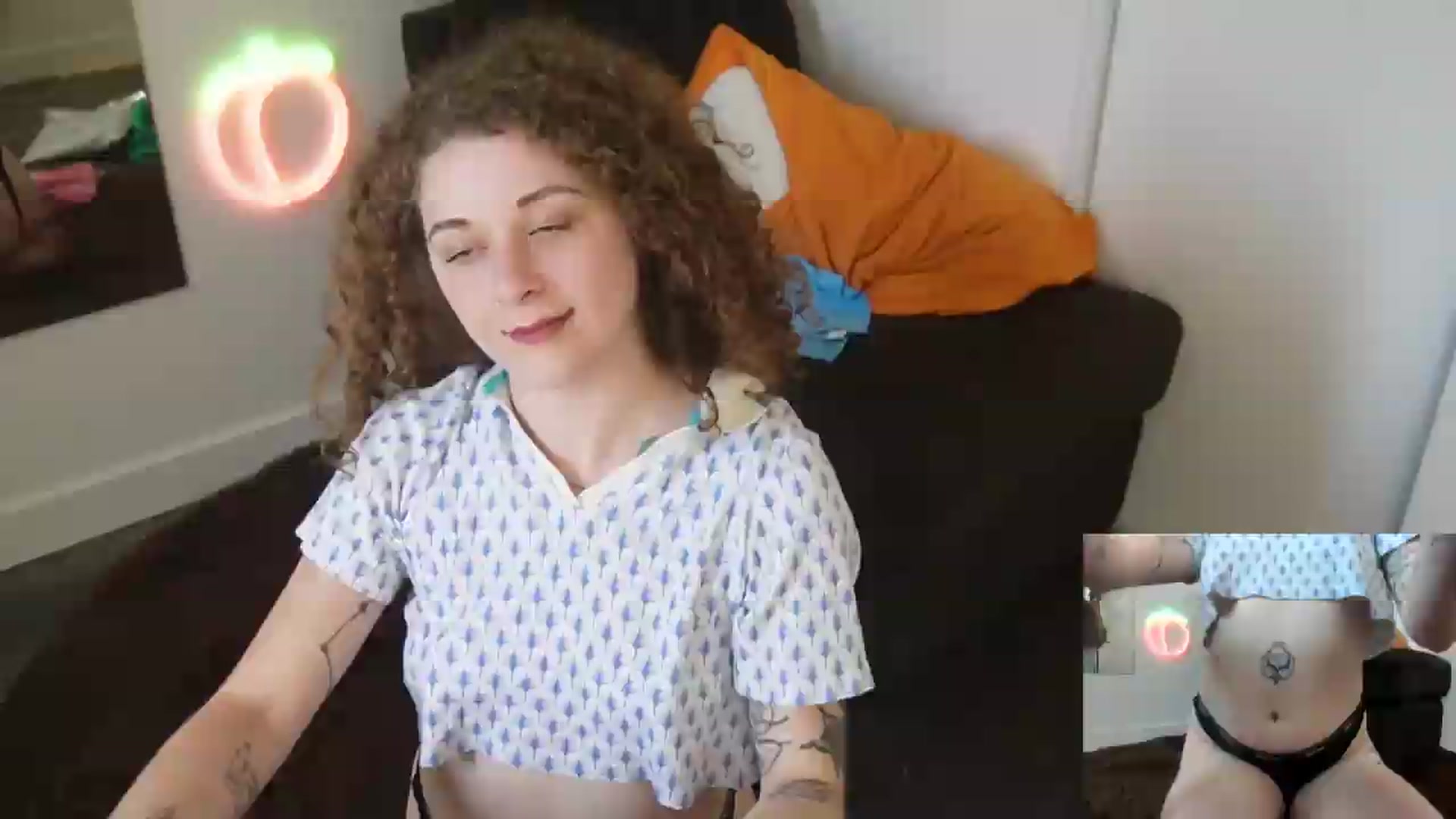 Gallery image thumbnail from PeachyQueen_'s myfreecams stream on, 07/21/2026, 01:06 image 3 of 20