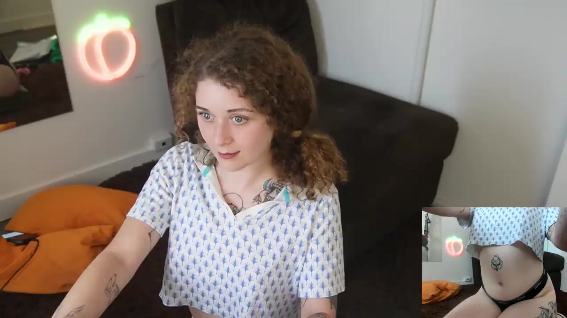 Gallery image thumbnail from PeachyQueen_'s myfreecams stream on, 07/21/2026, 01:06 image 13 of 20