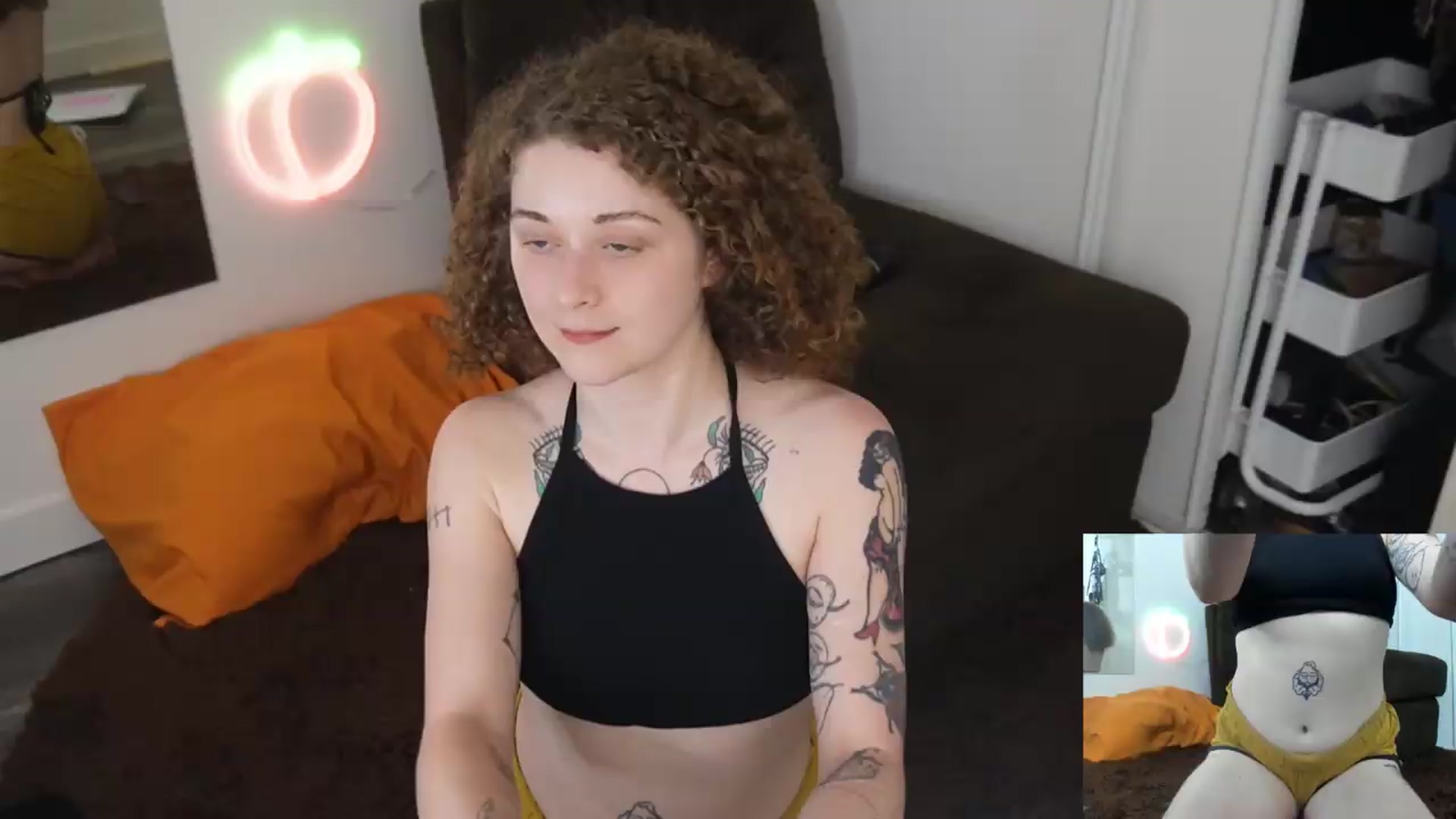 Gallery image thumbnail from PeachyQueen_'s myfreecams stream on, 07/21/2026, 21:10 image 10 of 20