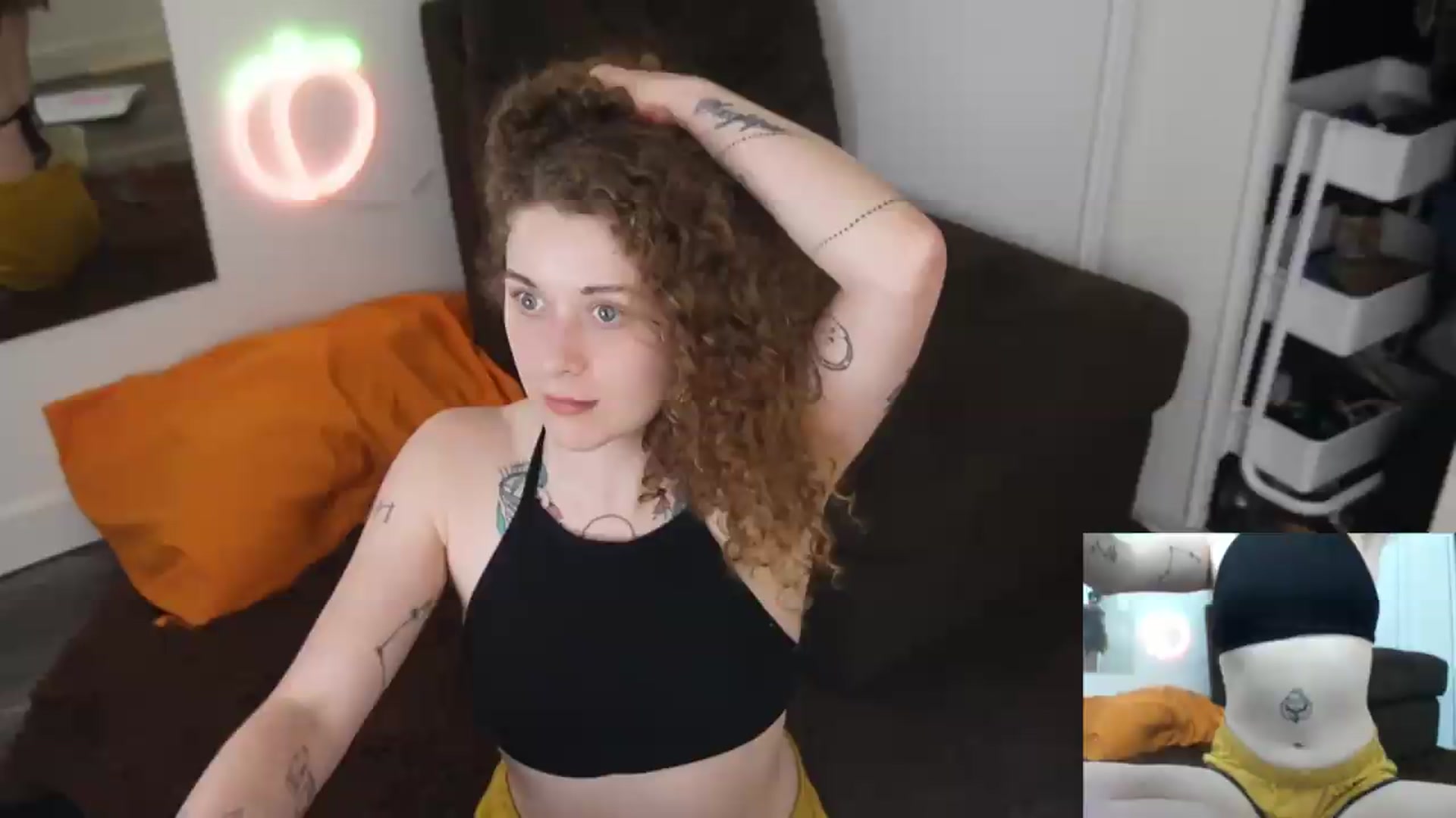 Gallery image thumbnail from PeachyQueen_'s myfreecams stream on, 07/21/2026, 21:10 image 16 of 20