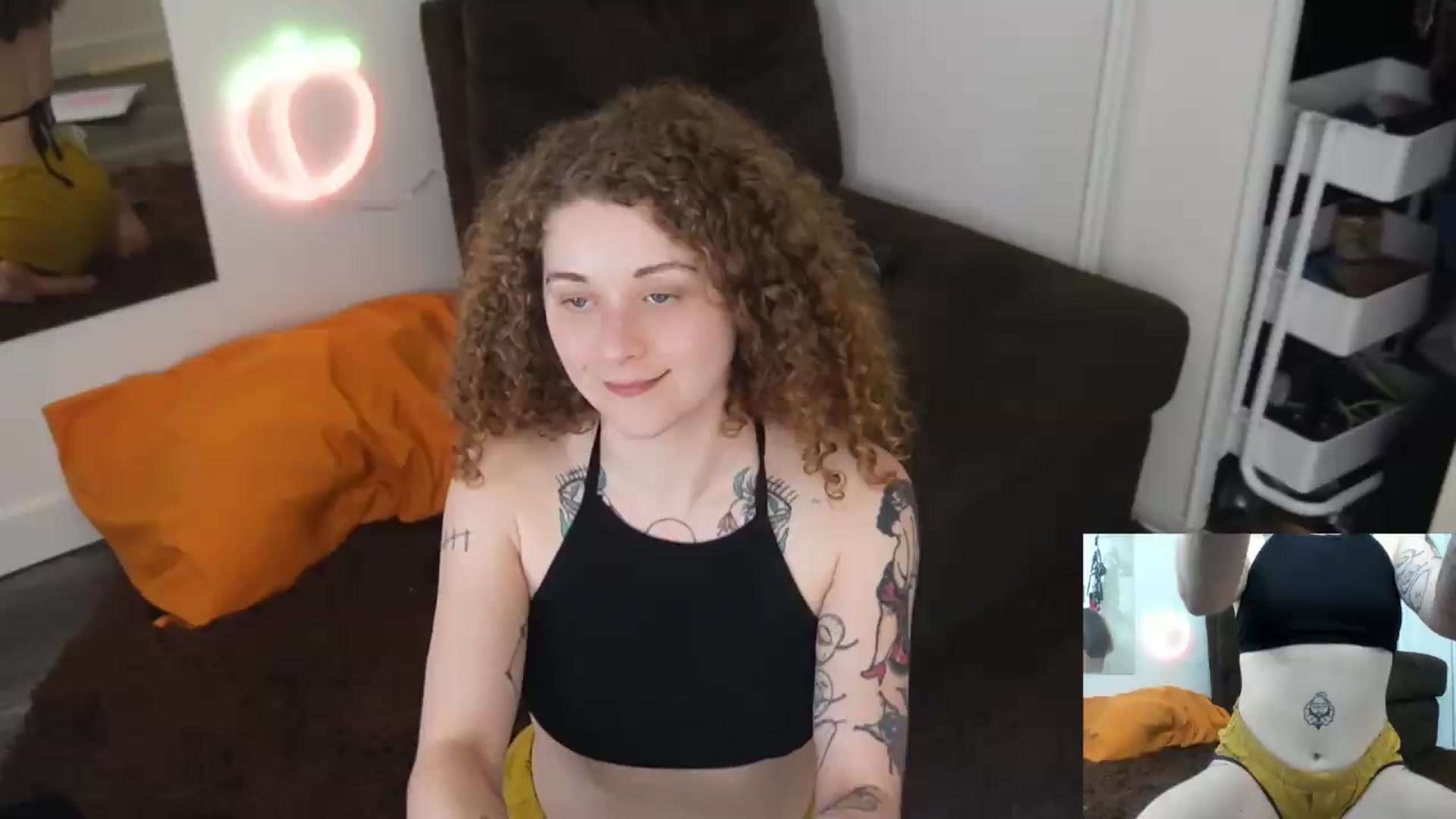 Gallery image thumbnail from PeachyQueen_'s myfreecams stream on, 07/21/2026, 21:10 image 5 of 20