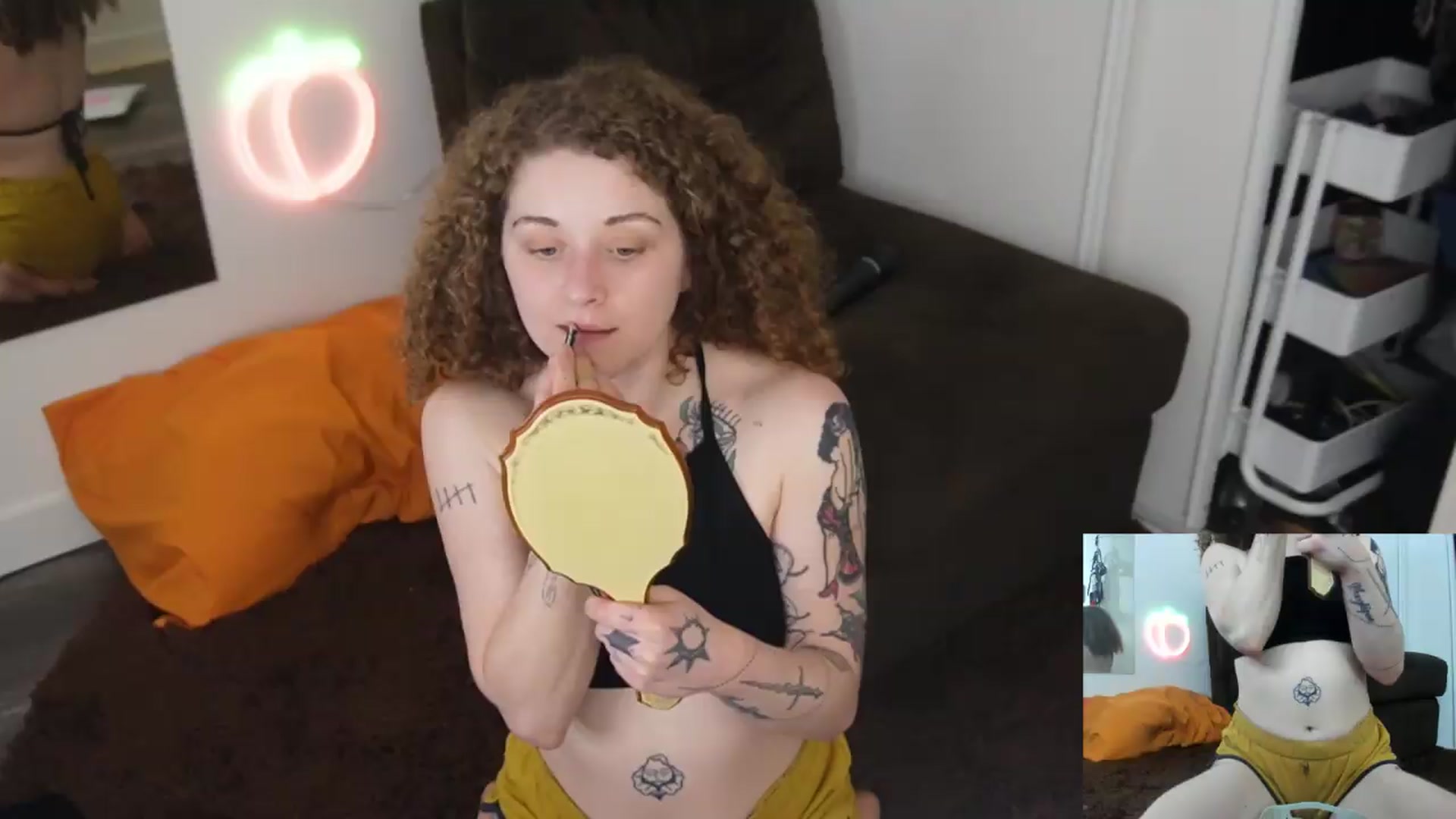 Gallery image thumbnail from PeachyQueen_'s myfreecams stream on, 07/21/2026, 21:10 image 4 of 20