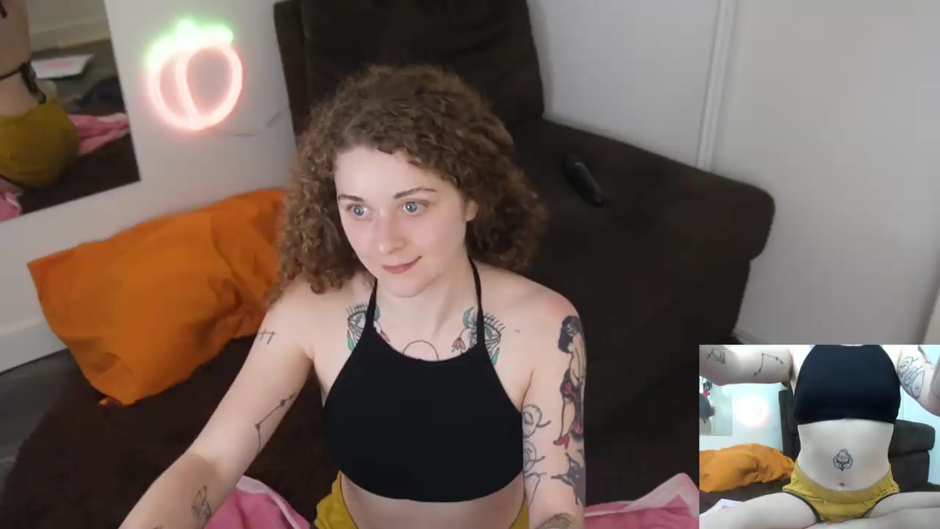 Gallery image thumbnail from PeachyQueen_'s myfreecams stream on, 07/21/2026, 21:10 image 20 of 20