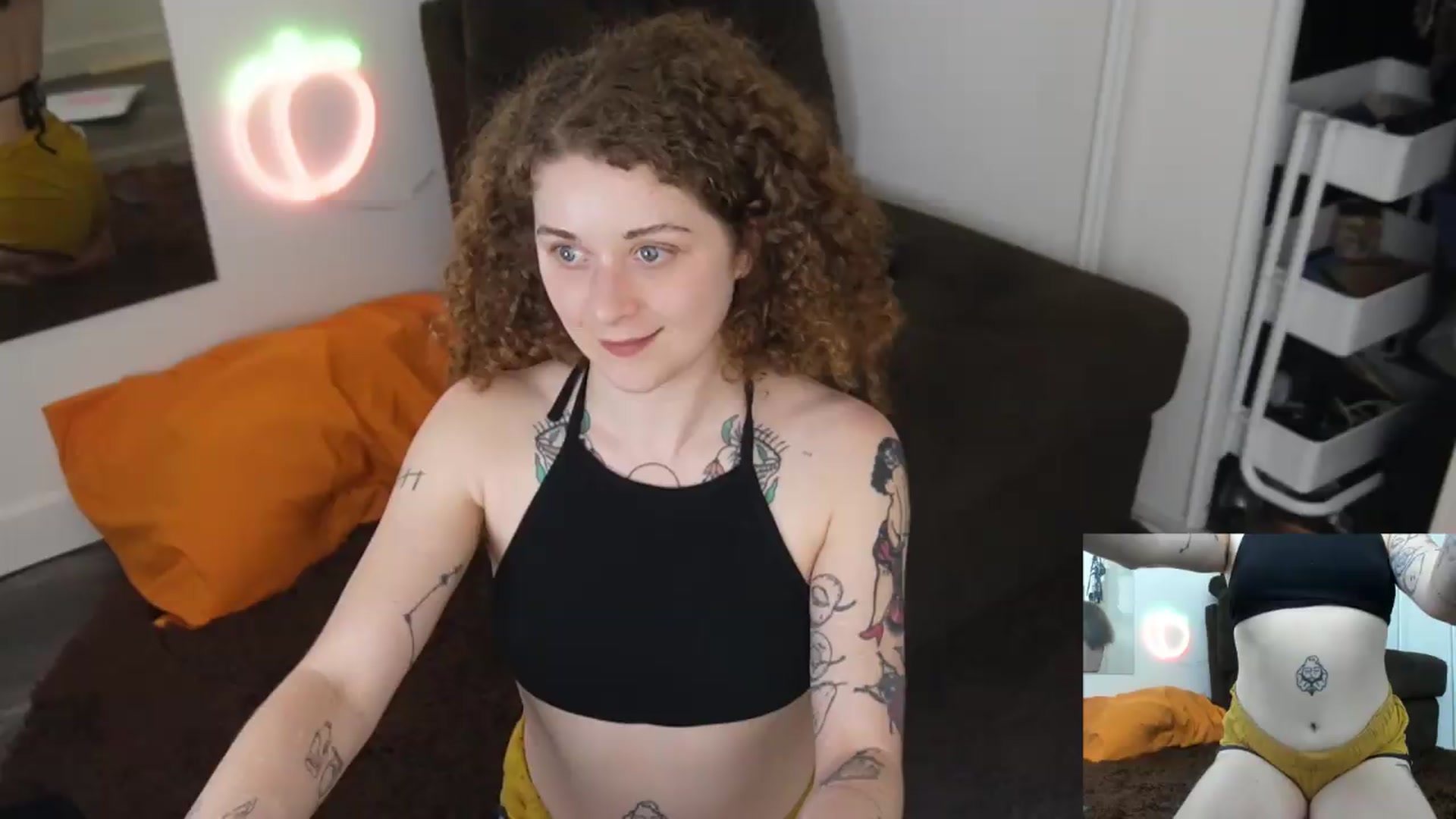 Gallery image thumbnail from PeachyQueen_'s myfreecams stream on, 07/21/2026, 21:10 image 9 of 20