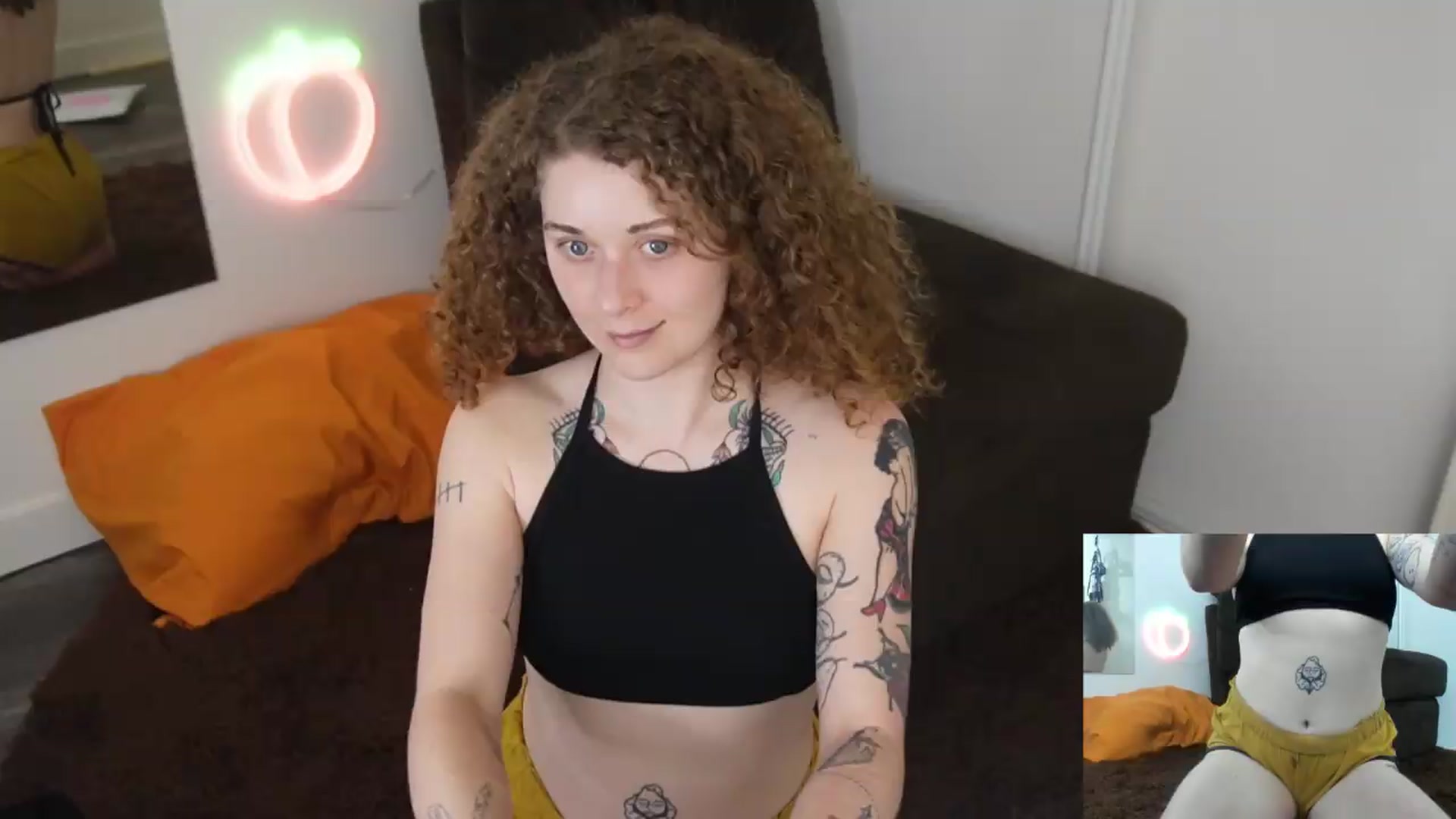 Gallery image thumbnail from PeachyQueen_'s myfreecams stream on, 07/21/2026, 21:10 image 2 of 20
