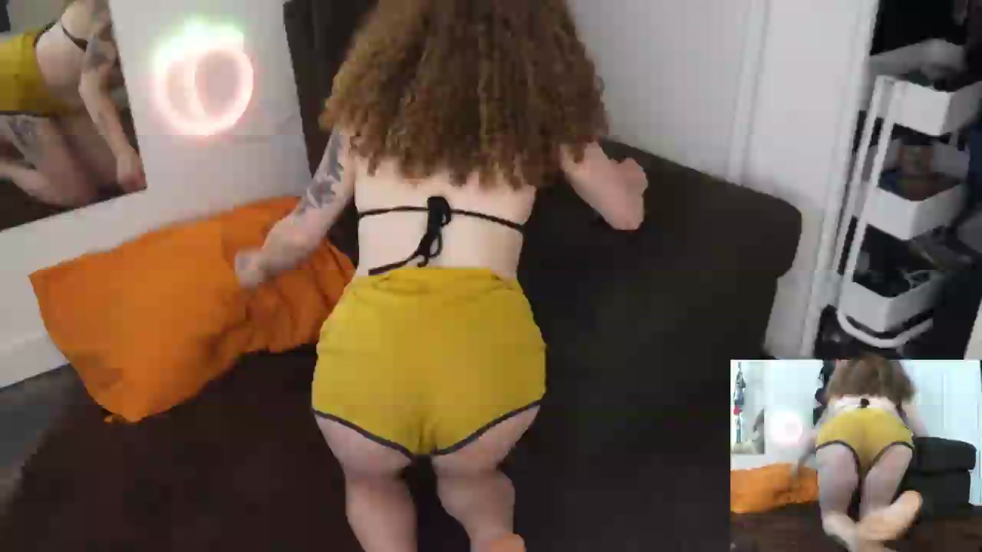 Gallery image thumbnail from PeachyQueen_'s myfreecams stream on, 07/21/2026, 21:10 image 17 of 20