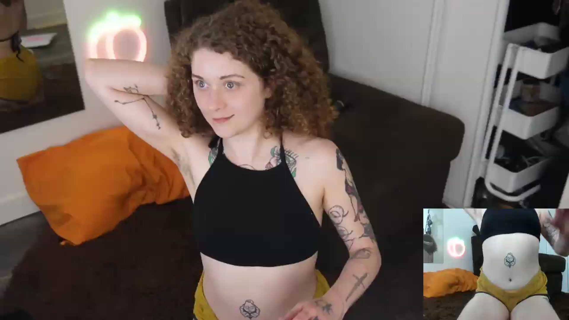 Gallery image thumbnail from PeachyQueen_'s myfreecams stream on, 07/21/2026, 21:10 image 8 of 20