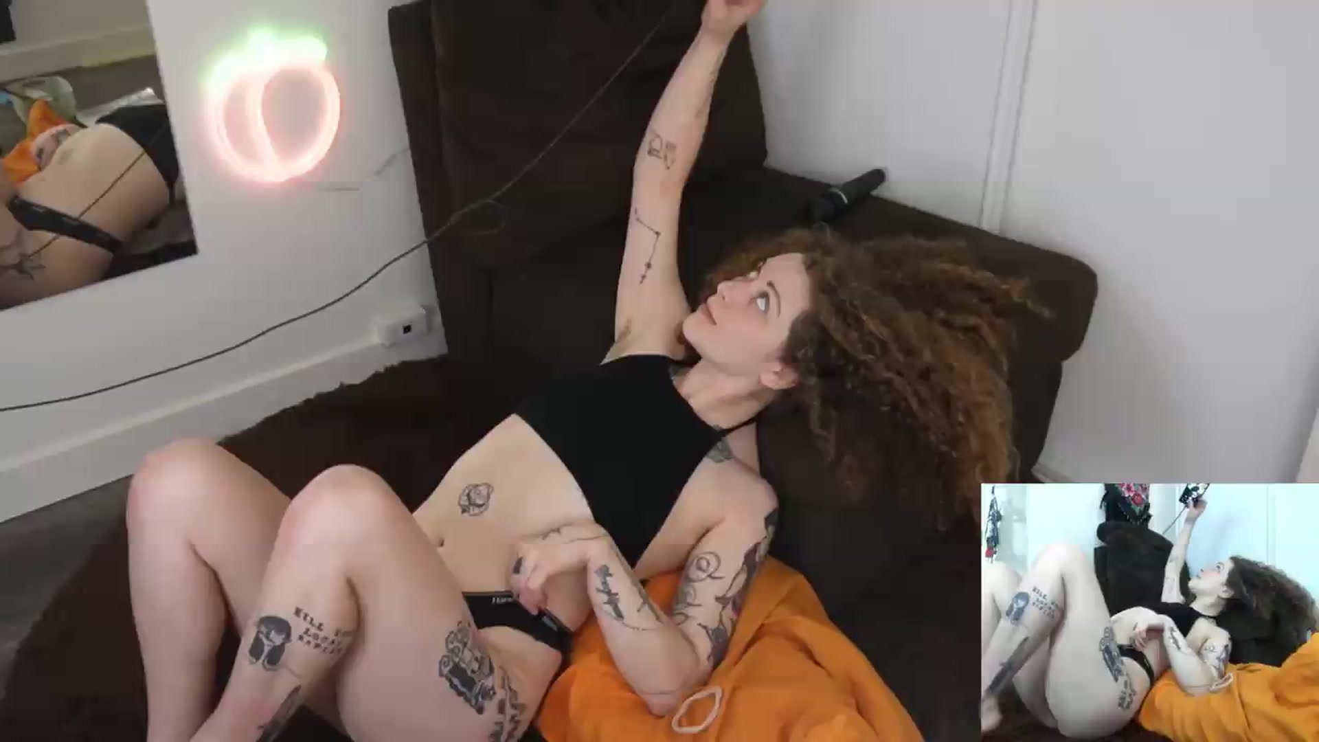 Gallery image thumbnail from PeachyQueen_'s myfreecams stream on, 07/21/2026, 22:39 image 4 of 20