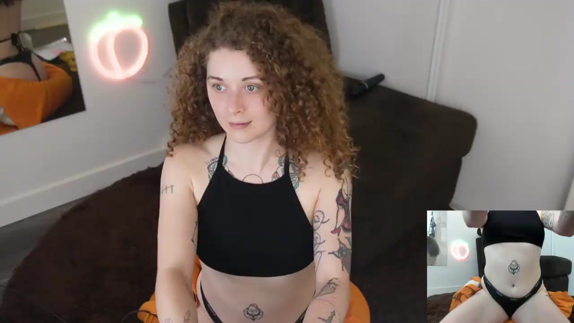 Gallery image thumbnail from PeachyQueen_'s myfreecams stream on, 07/21/2026, 22:39 image 6 of 20