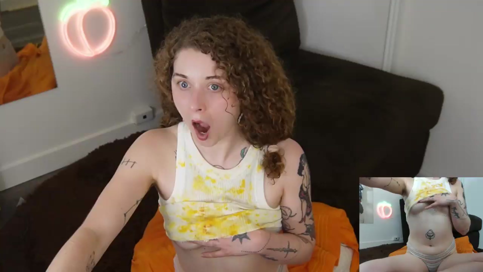 Gallery image thumbnail from PeachyQueen_'s myfreecams stream on, 07/22/2026, 22:33 image 14 of 20