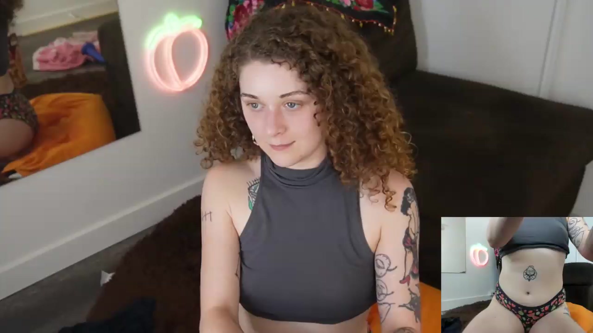 Gallery image thumbnail from PeachyQueen_'s myfreecams stream on, 07/23/2026, 22:57 image 5 of 20