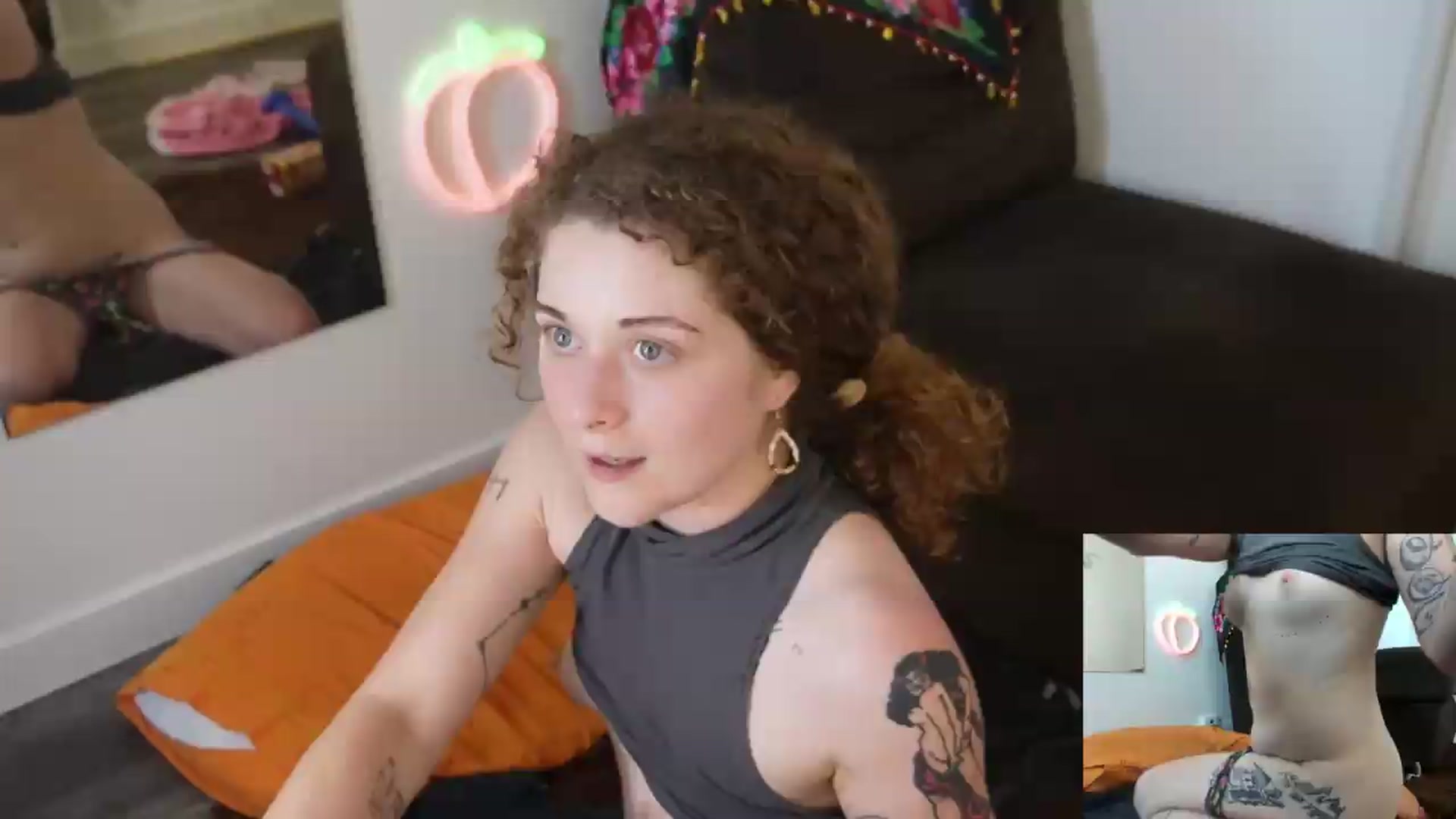 Gallery image thumbnail from PeachyQueen_'s myfreecams stream on, 07/23/2026, 22:57 image 17 of 20