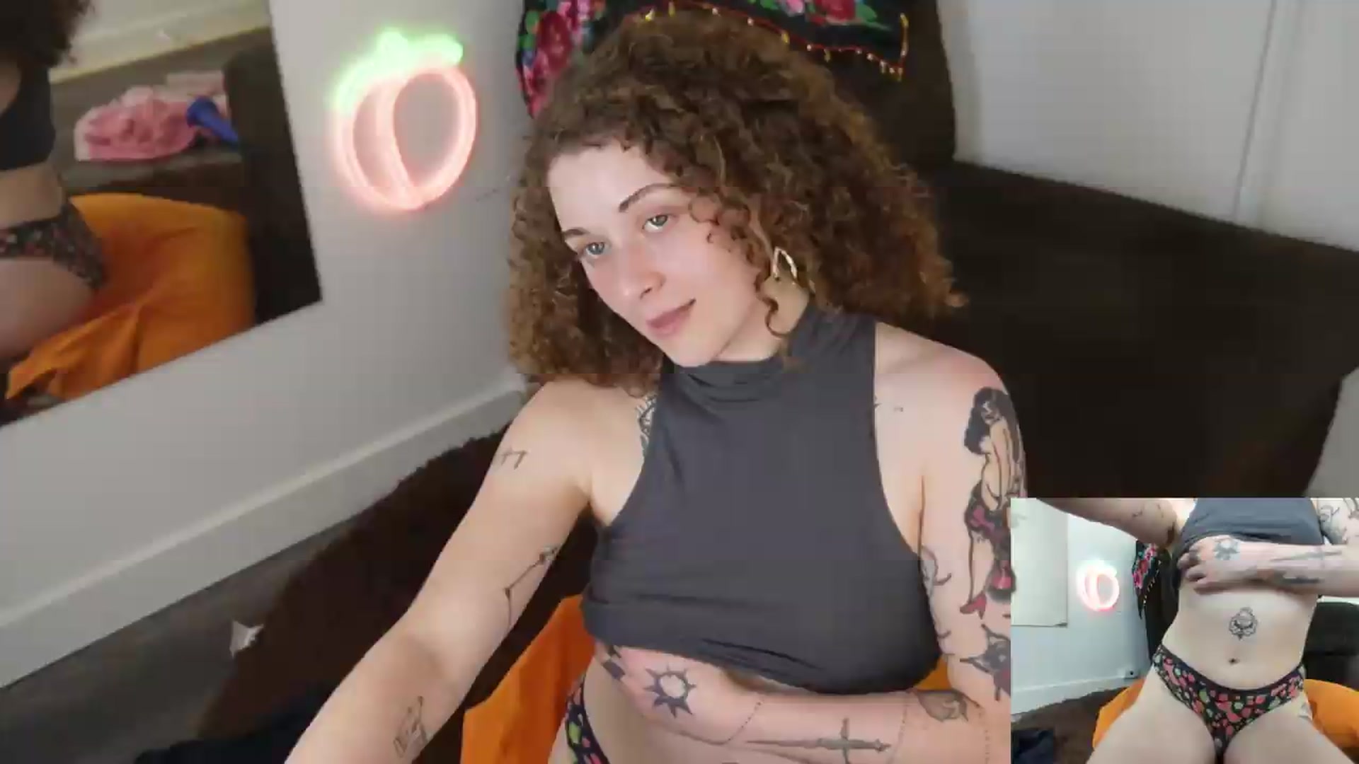 Gallery image thumbnail from PeachyQueen_'s myfreecams stream on, 07/23/2026, 22:57 image 4 of 20