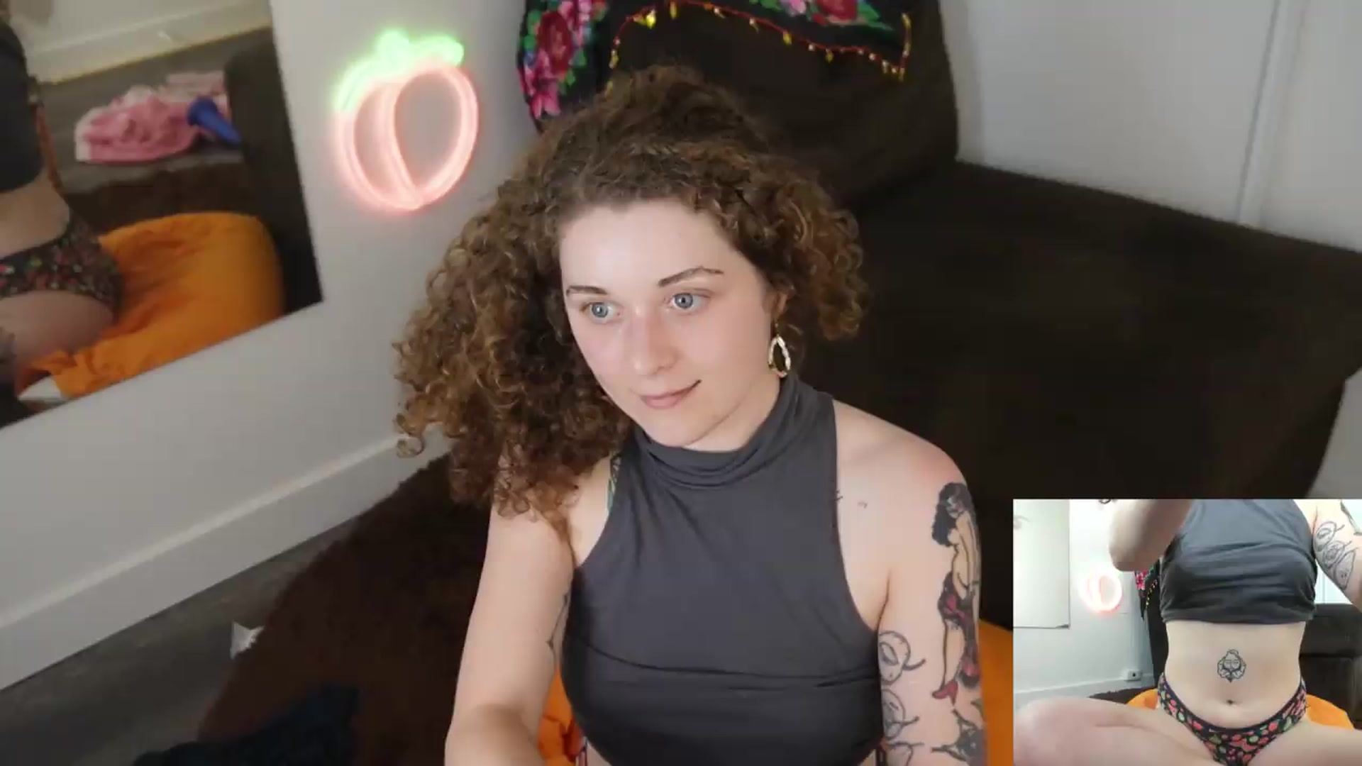 Gallery image thumbnail from PeachyQueen_'s myfreecams stream on, 07/23/2026, 22:57 image 6 of 20