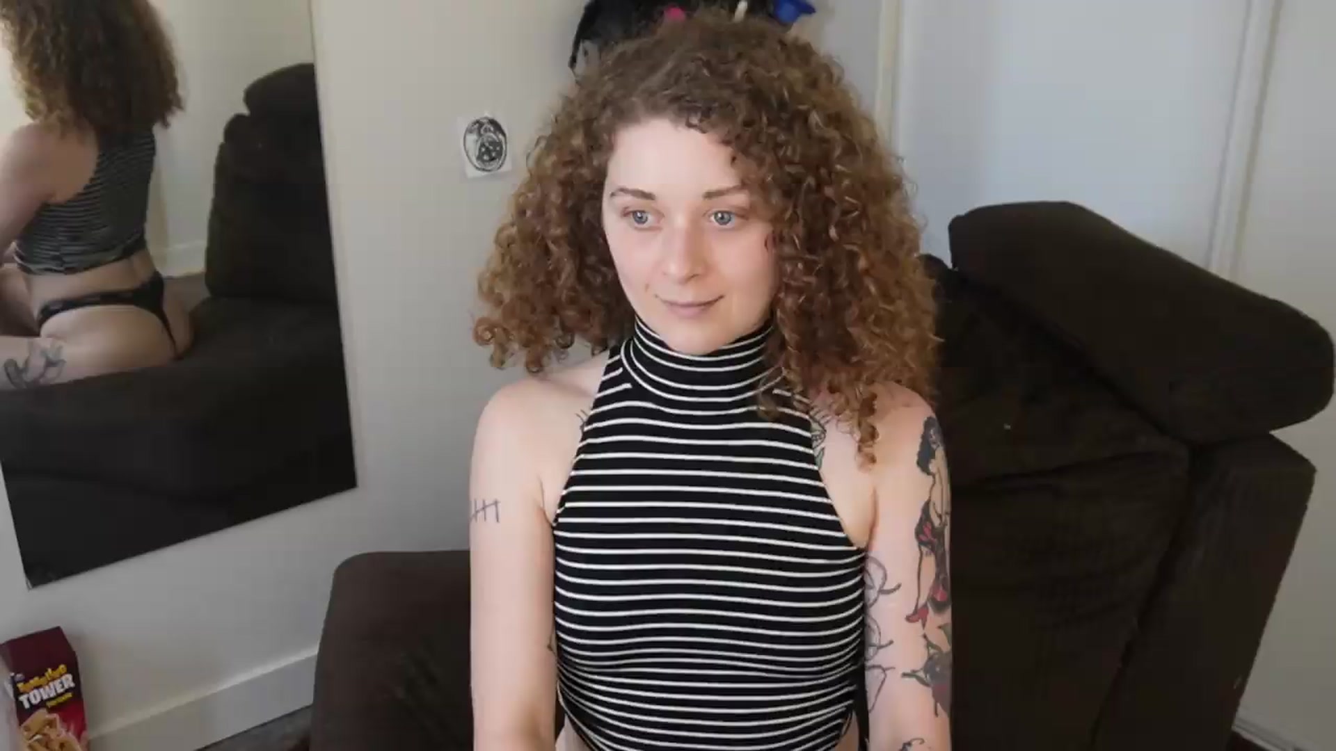 Gallery image thumbnail from PeachyQueen_'s myfreecams stream on, 07/27/2026, 21:40 image 8 of 20
