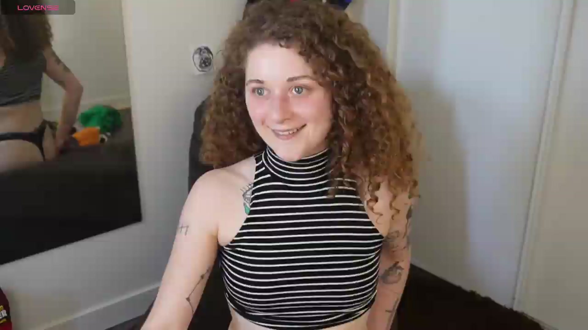 Gallery image thumbnail from PeachyQueen_'s myfreecams stream on, 07/28/2026, 24:06 image 2 of 20