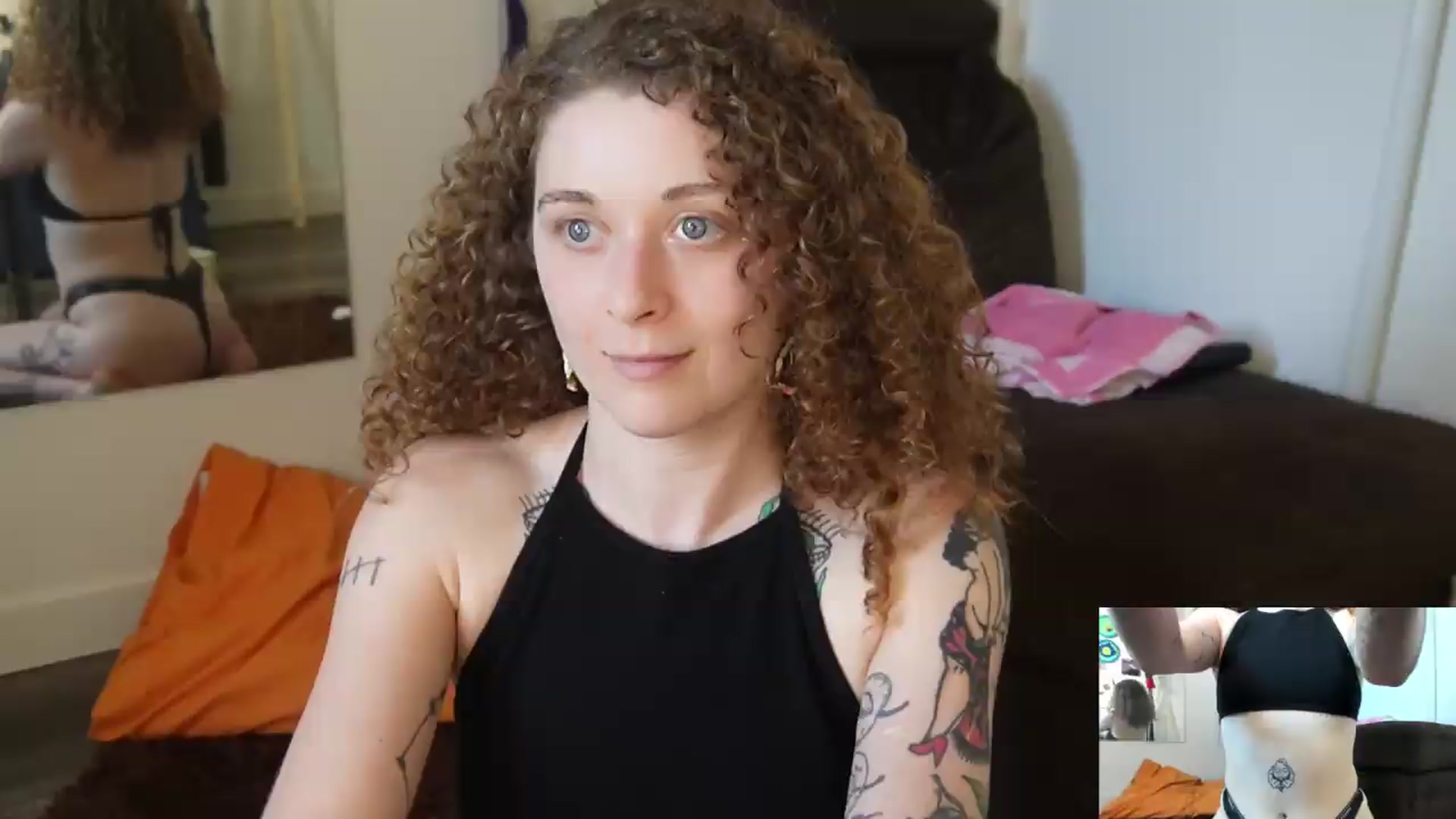Gallery image thumbnail from PeachyQueen_'s myfreecams stream on, 07/30/2026, 21:05 image 17 of 20