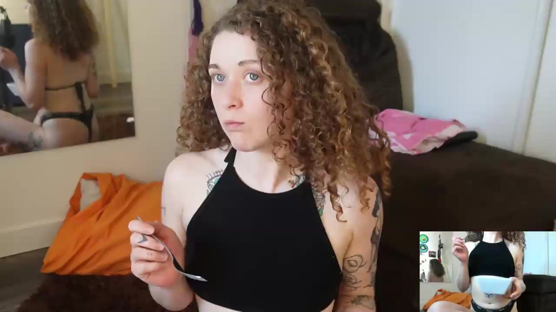 Gallery image thumbnail from PeachyQueen_'s myfreecams stream on, 07/30/2026, 21:05 image 9 of 20