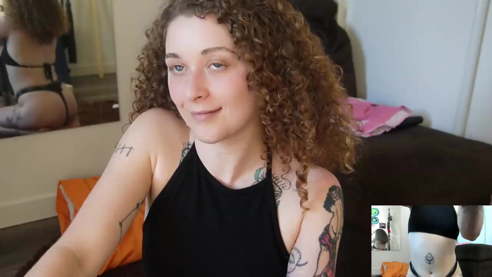 Gallery image thumbnail from PeachyQueen_'s myfreecams stream on, 07/30/2026, 22:15 image 4 of 20