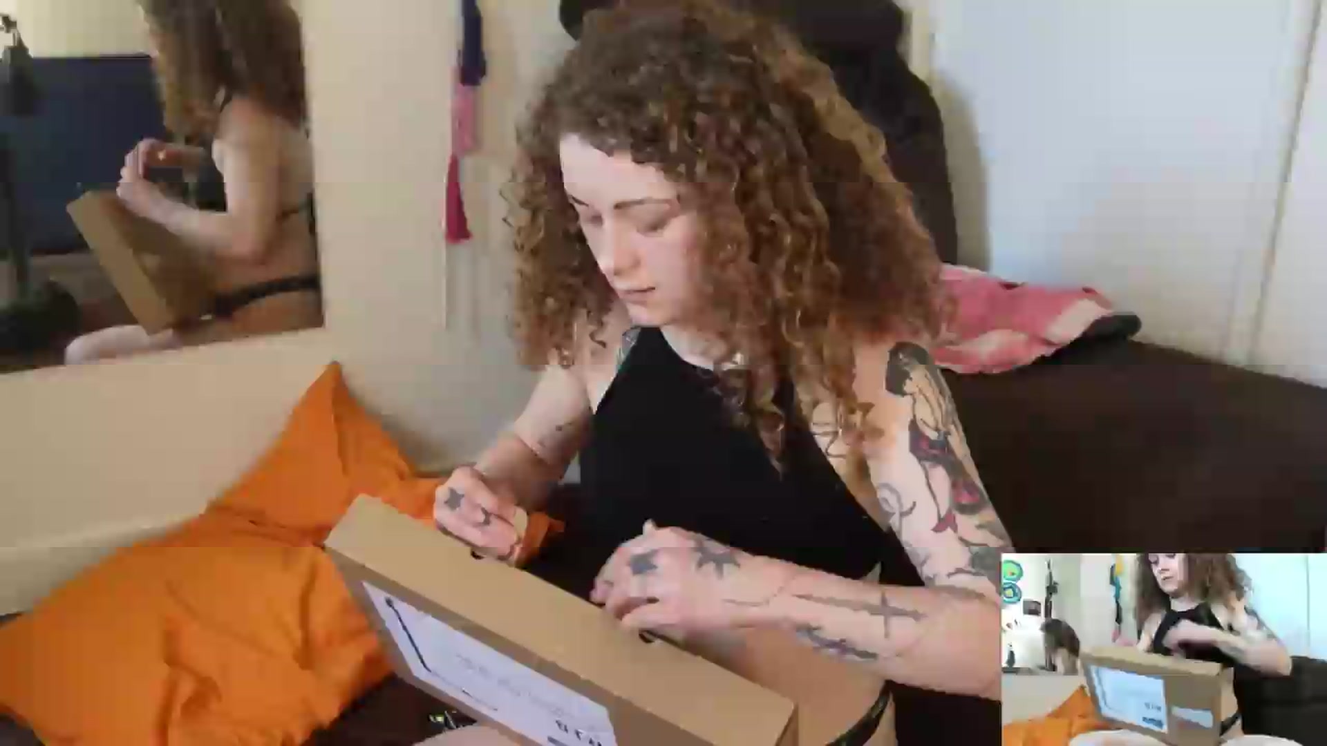 Gallery image thumbnail from PeachyQueen_'s myfreecams stream on, 07/30/2026, 22:15 image 19 of 20