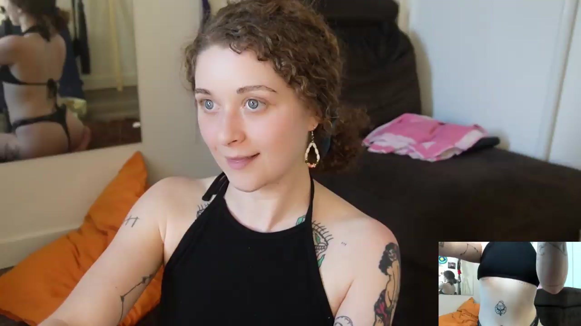 Gallery image thumbnail from PeachyQueen_'s myfreecams stream on, 07/30/2026, 22:15 image 9 of 20
