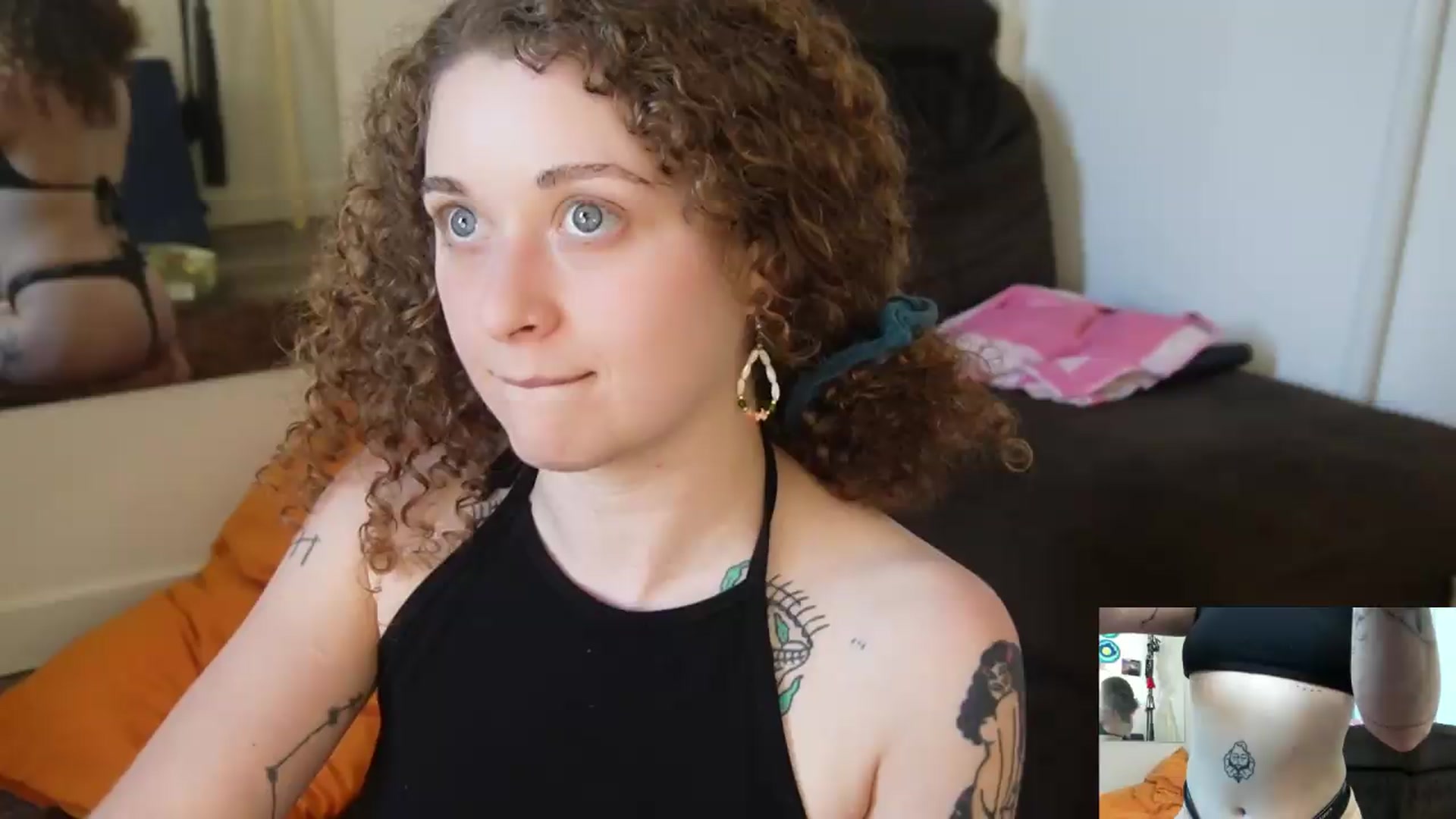 Gallery image thumbnail from PeachyQueen_'s myfreecams stream on, 07/30/2026, 22:15 image 10 of 20