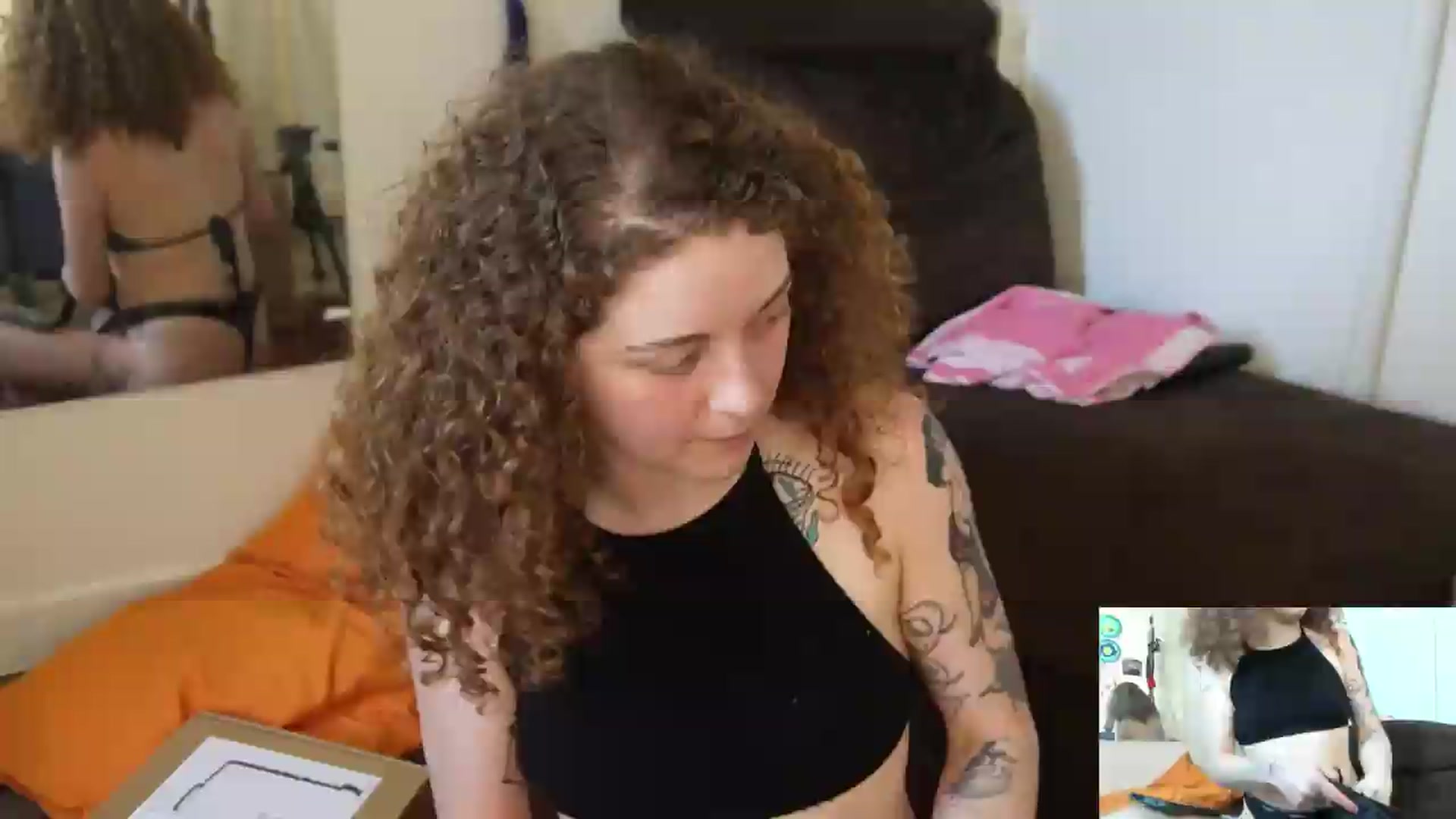 Gallery image thumbnail from PeachyQueen_'s myfreecams stream on, 07/30/2026, 22:15 image 18 of 20