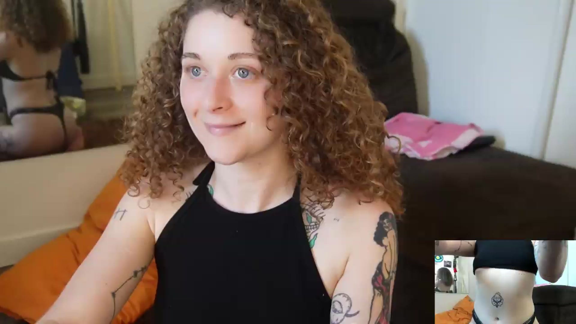 Gallery image thumbnail from PeachyQueen_'s myfreecams stream on, 07/30/2026, 22:15 image 12 of 20