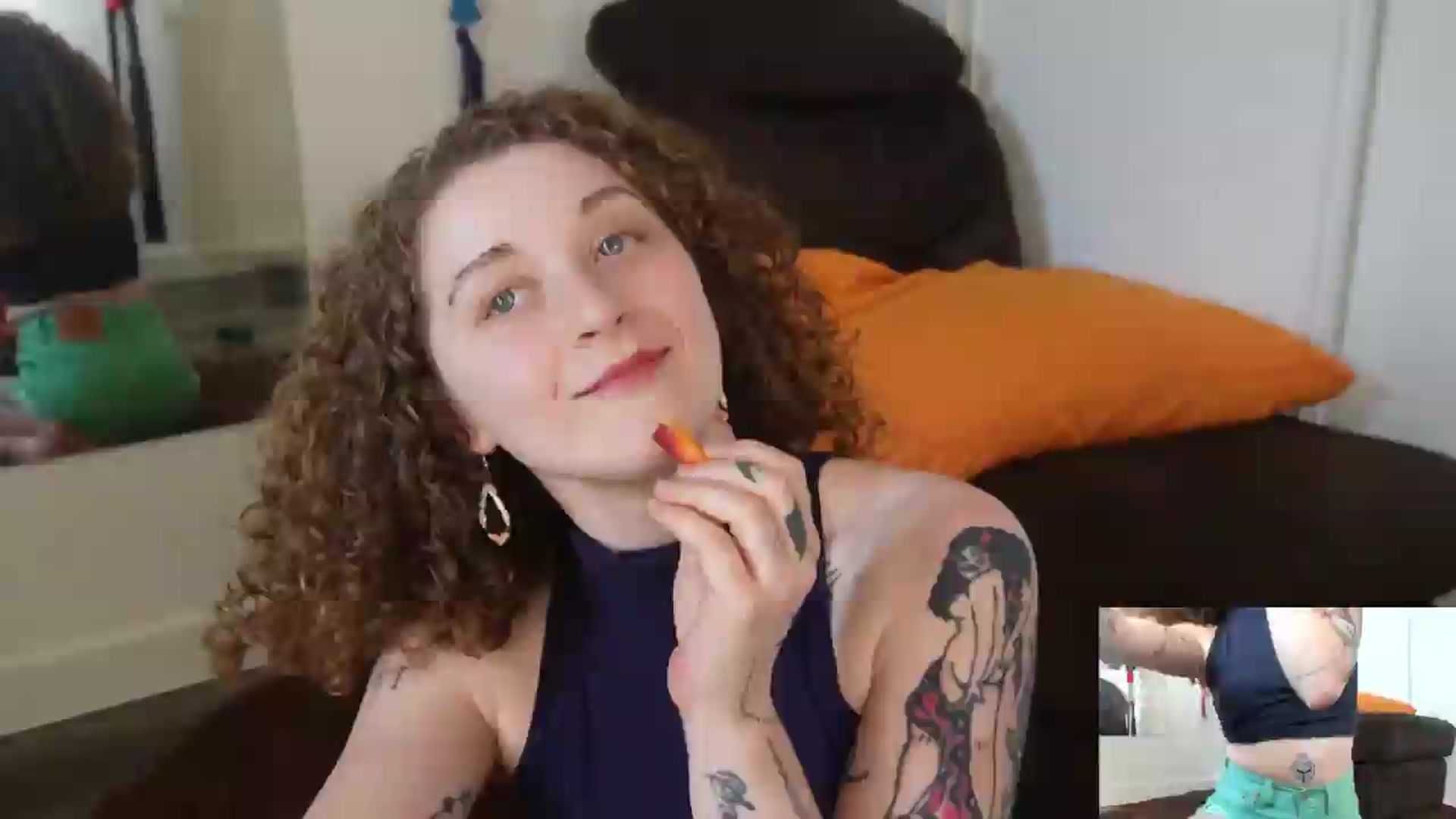 Gallery image thumbnail from PeachyQueen_'s myfreecams stream on, 07/31/2026, 21:06 image 12 of 20