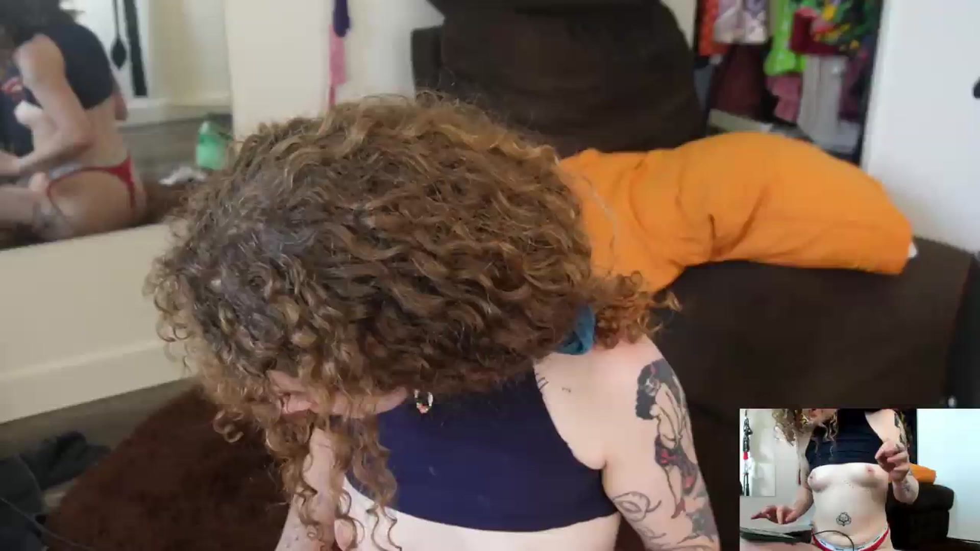 Gallery image thumbnail from PeachyQueen_'s myfreecams stream on, 07/31/2026, 23:44 image 10 of 20