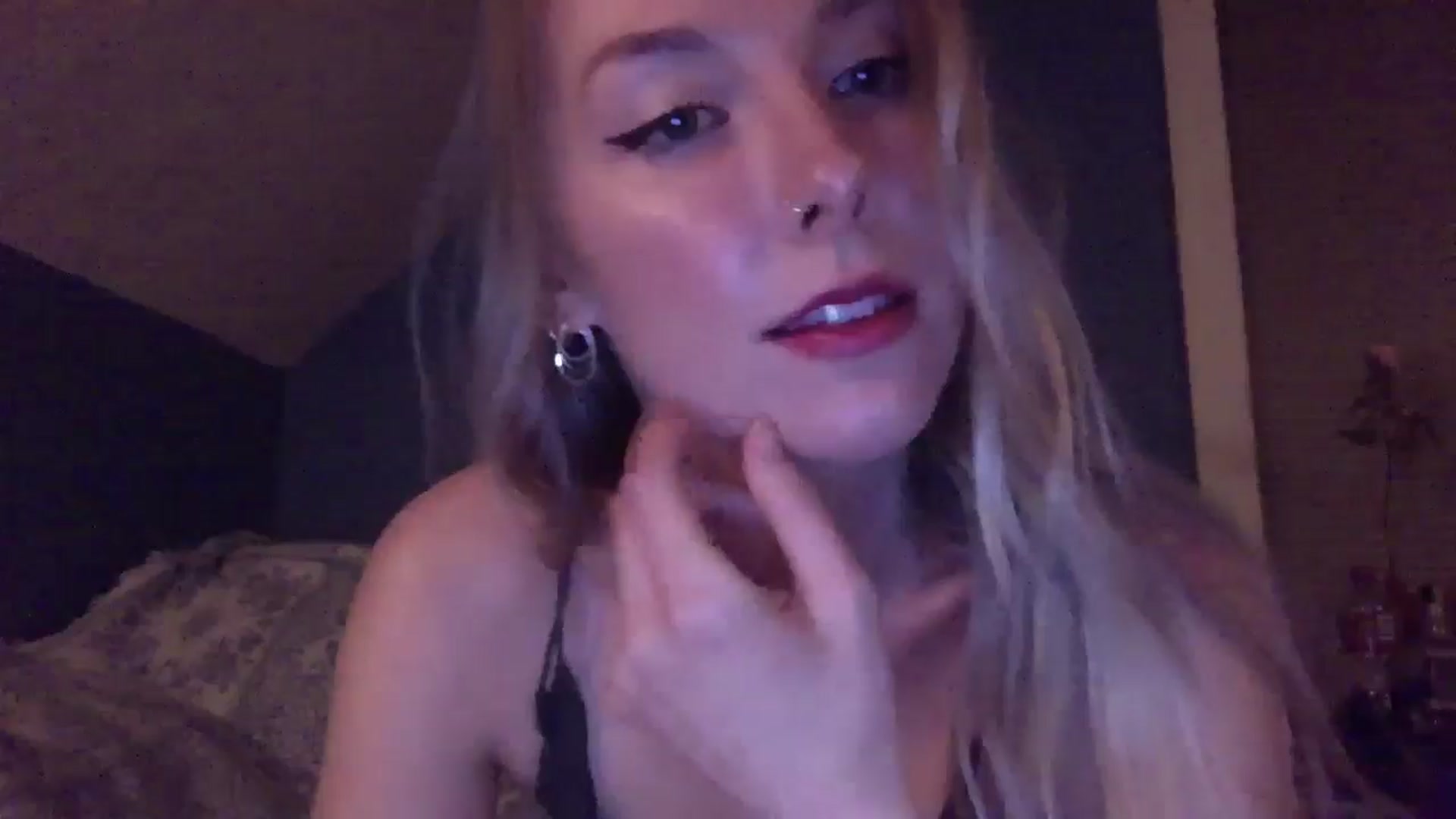 Gallery image thumbnail from Peachyk33n's myfreecams stream on, 04/28/2024, 06:35 image 8 of 20