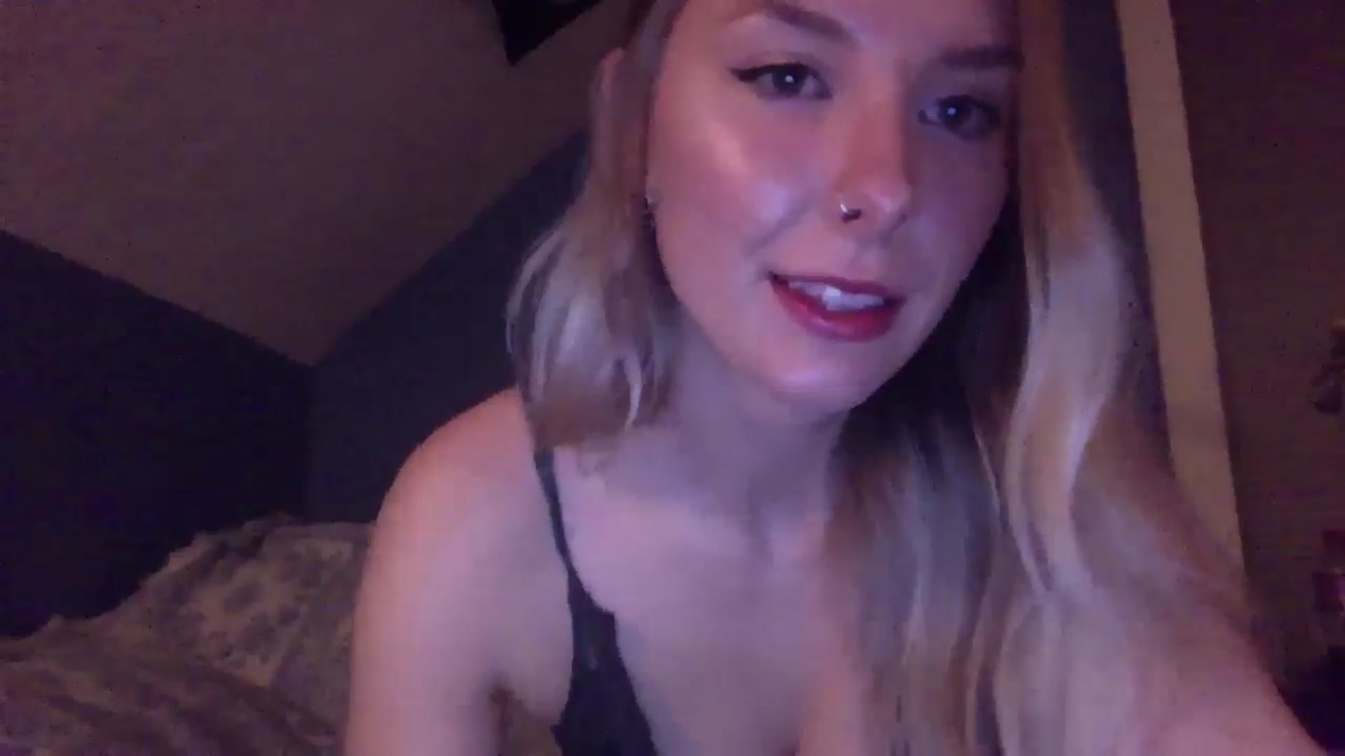 Gallery image thumbnail from Peachyk33n's myfreecams stream on, 04/28/2024, 06:35 image 3 of 20