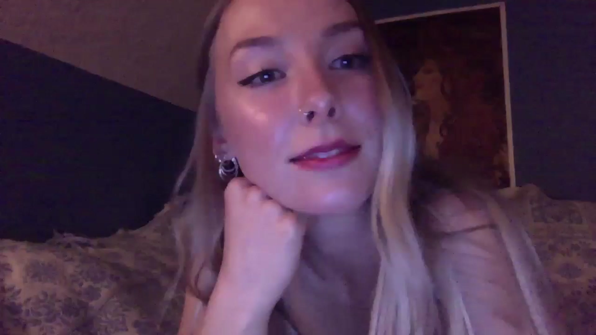 Gallery image thumbnail from Peachyk33n's myfreecams stream on, 04/28/2024, 06:51 image 1 of 20