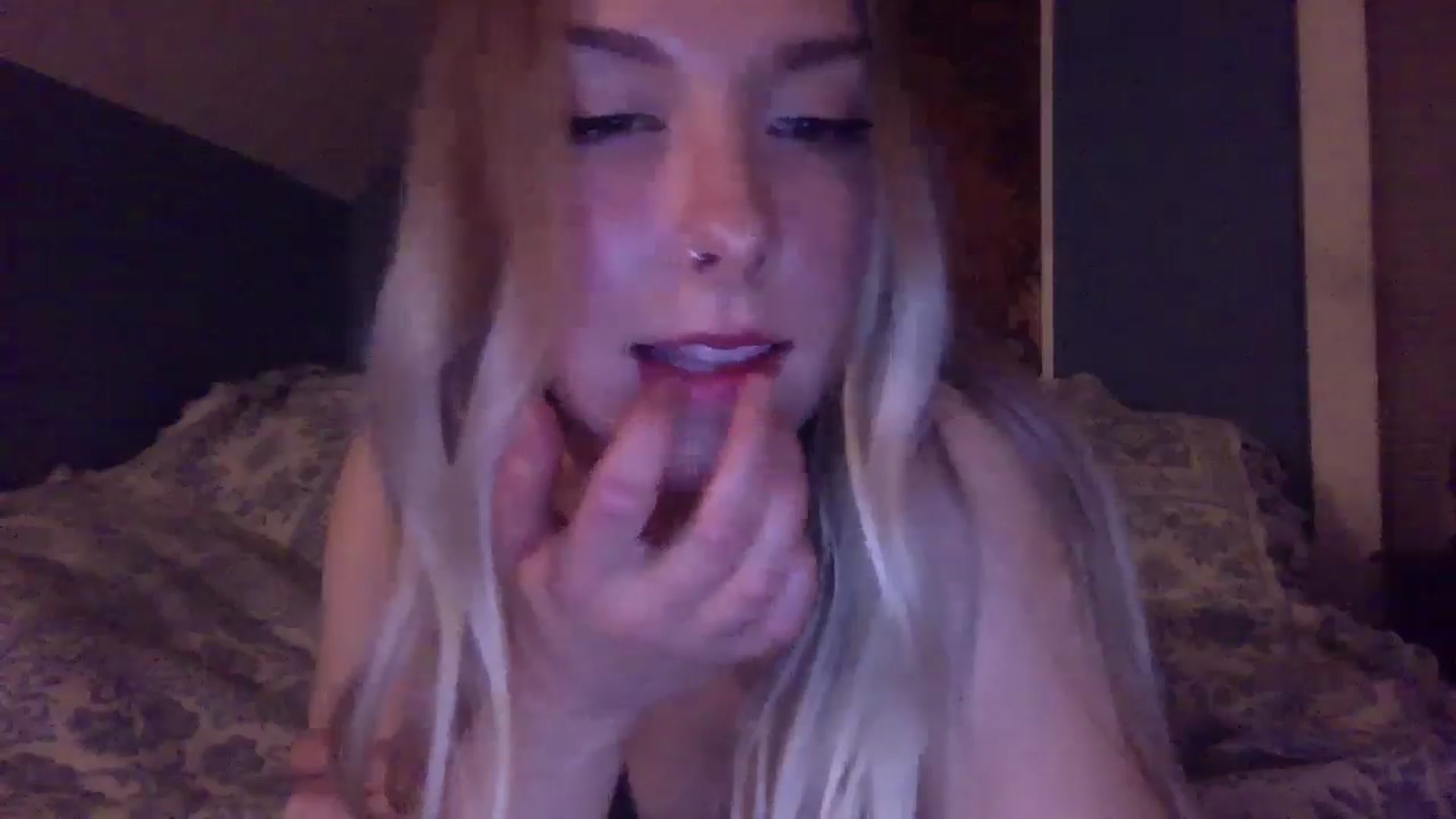 Gallery image thumbnail from Peachyk33n's myfreecams stream on, 04/28/2024, 06:51 image 8 of 20