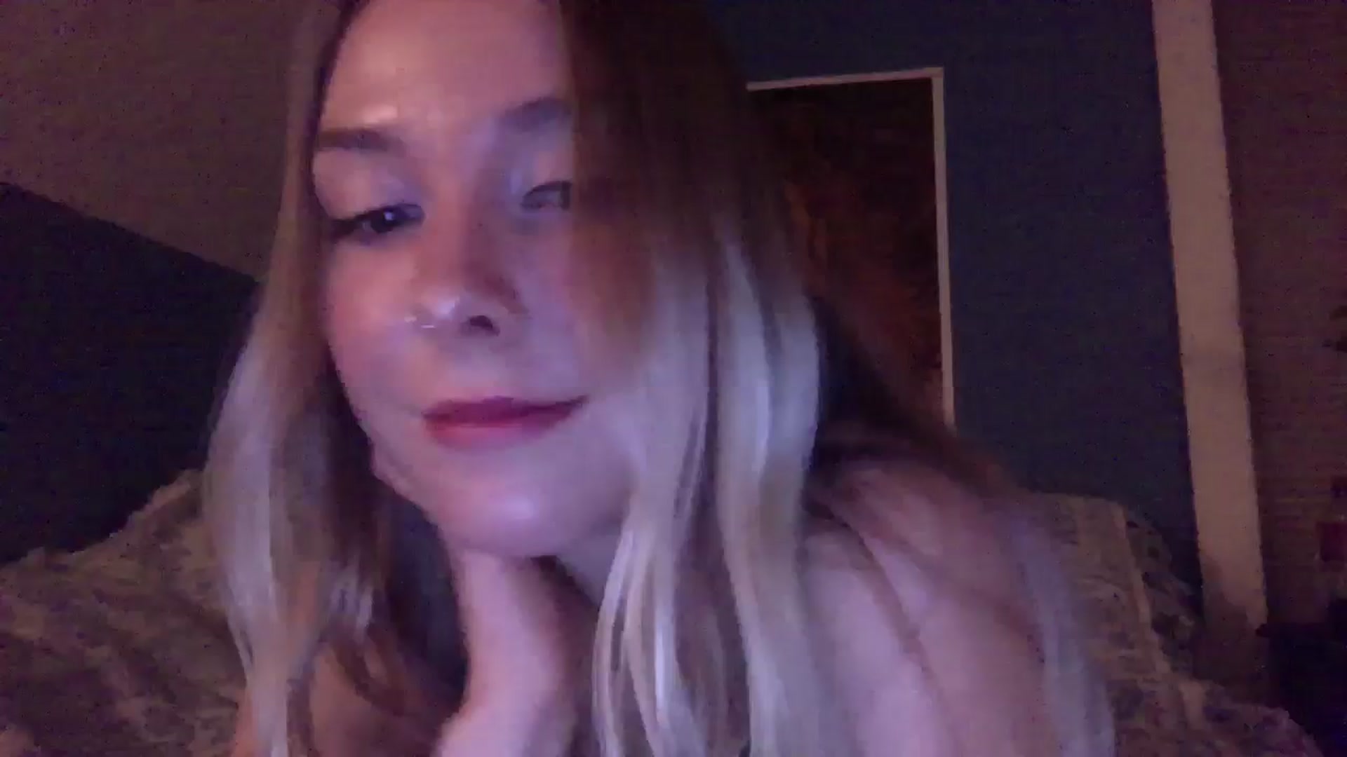 Gallery image thumbnail from Peachyk33n's myfreecams stream on, 04/28/2024, 06:51 image 18 of 20