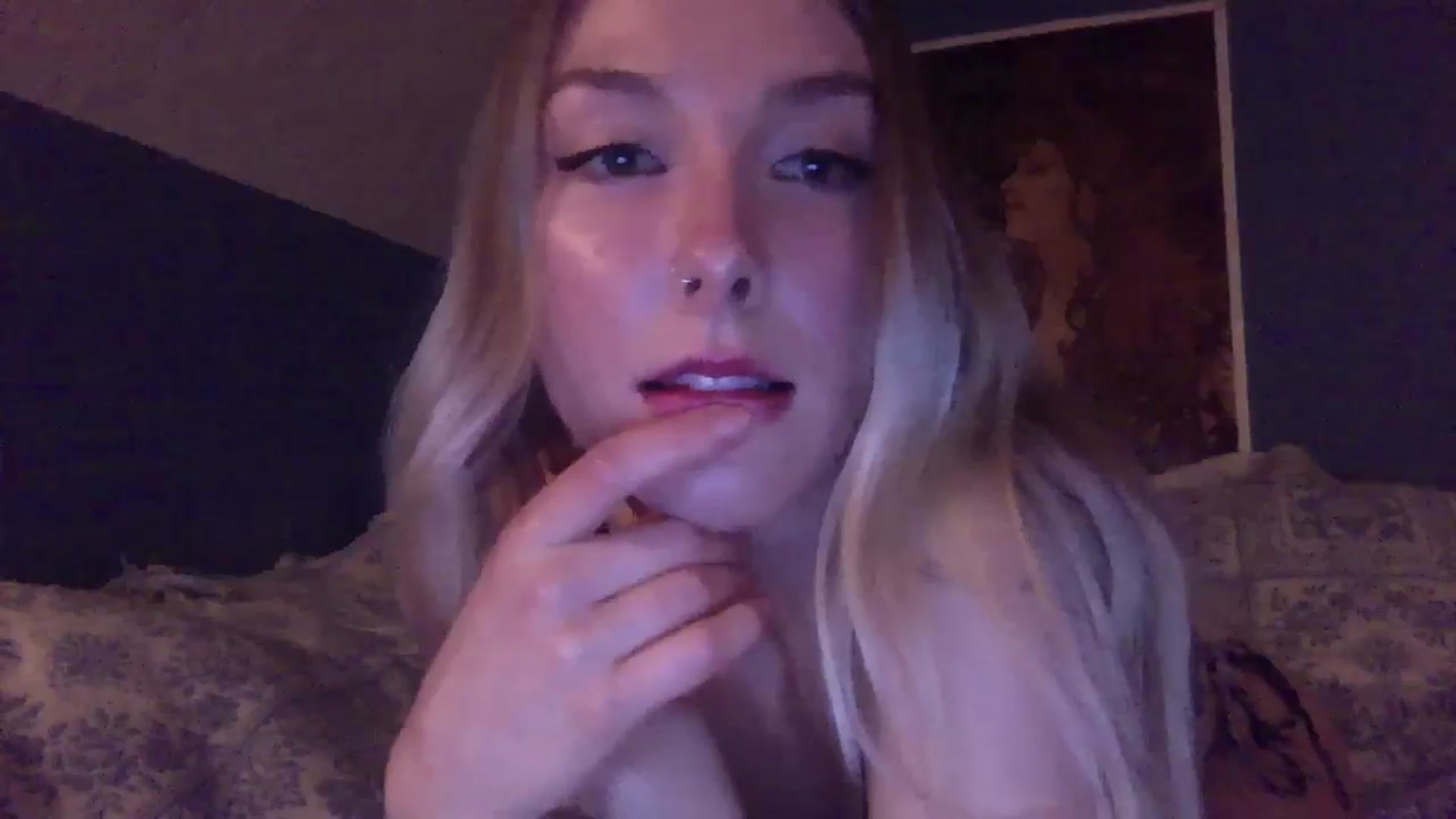 Gallery image thumbnail from Peachyk33n's myfreecams stream on, 04/28/2024, 06:51 image 2 of 20