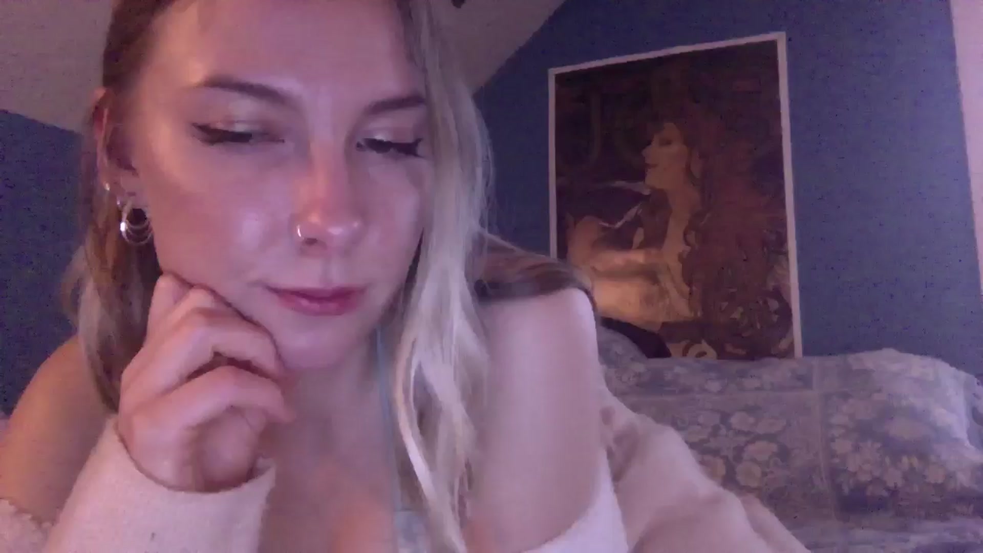 Gallery image thumbnail from Peachyk33n's myfreecams stream on, 05/01/2024, 02:03 image 10 of 20