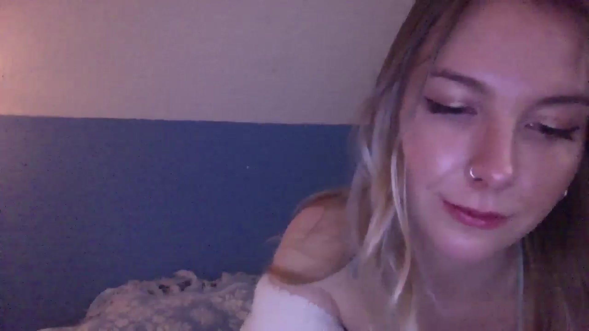 Gallery image thumbnail from Peachyk33n's myfreecams stream on, 05/01/2024, 02:03 image 20 of 20