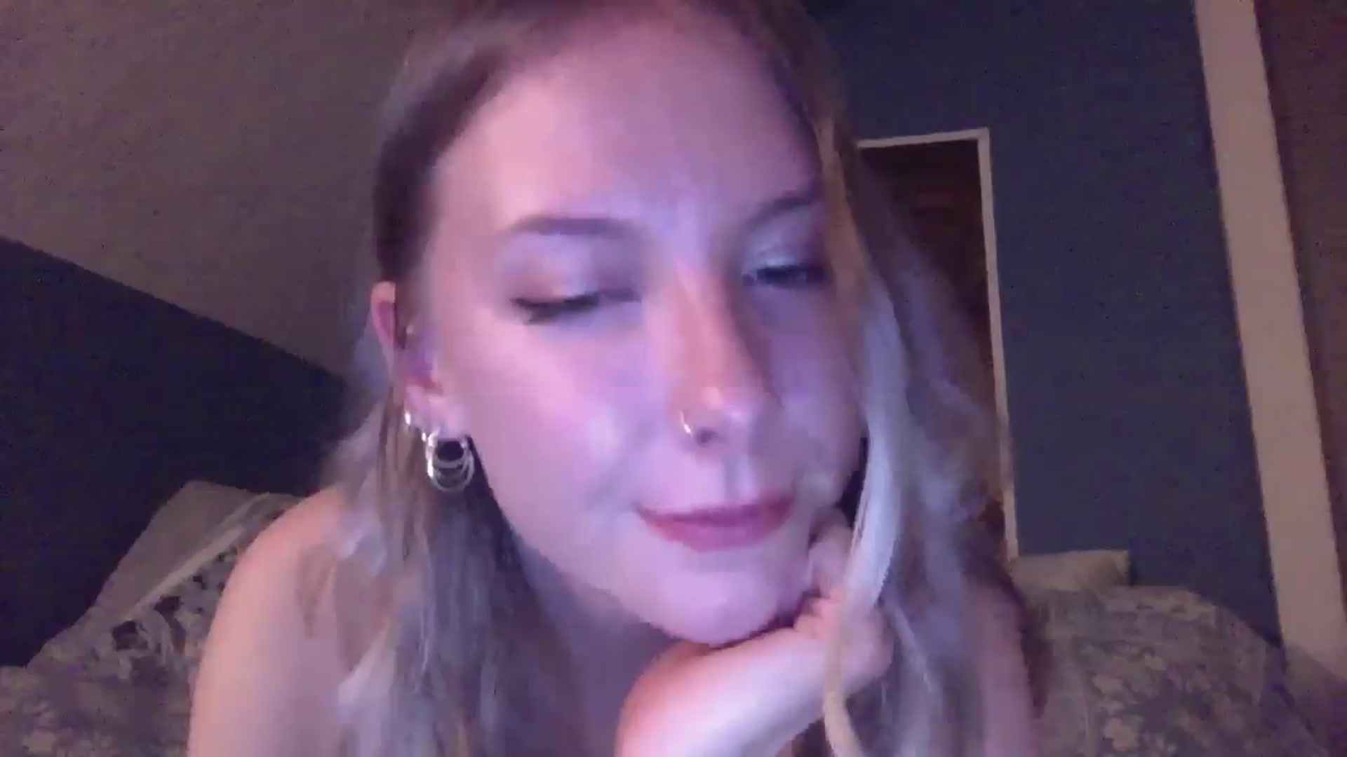 Gallery image thumbnail from Peachyk33n's myfreecams stream on, 05/07/2024, 06:45 image 13 of 20