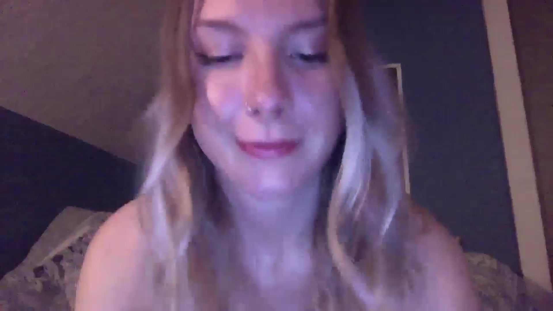 Gallery image thumbnail from Peachyk33n's myfreecams stream on, 05/07/2024, 06:45 image 4 of 20