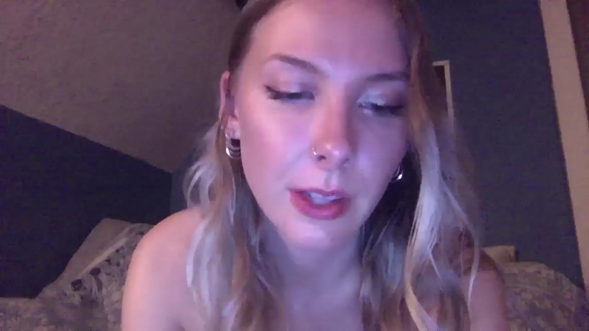 Gallery image thumbnail from Peachyk33n's myfreecams stream on, 05/07/2024, 06:45 image 9 of 20