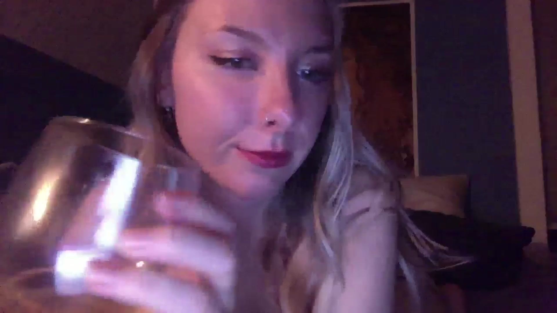 Gallery image thumbnail from Peachyk33n's myfreecams stream on, 05/07/2024, 07:58 image 17 of 20
