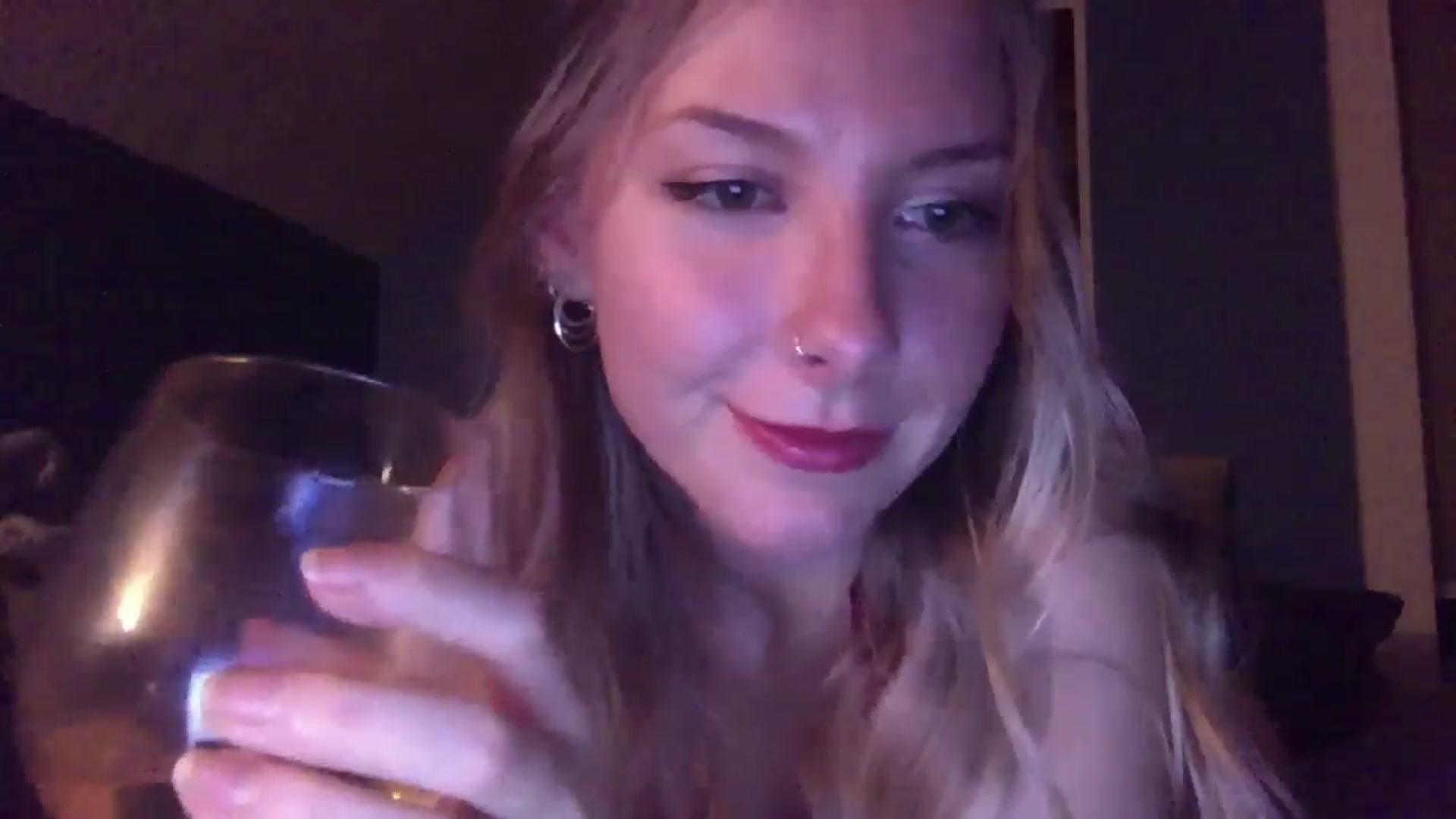 Gallery image thumbnail from Peachyk33n's myfreecams stream on, 05/07/2024, 07:58 image 9 of 20